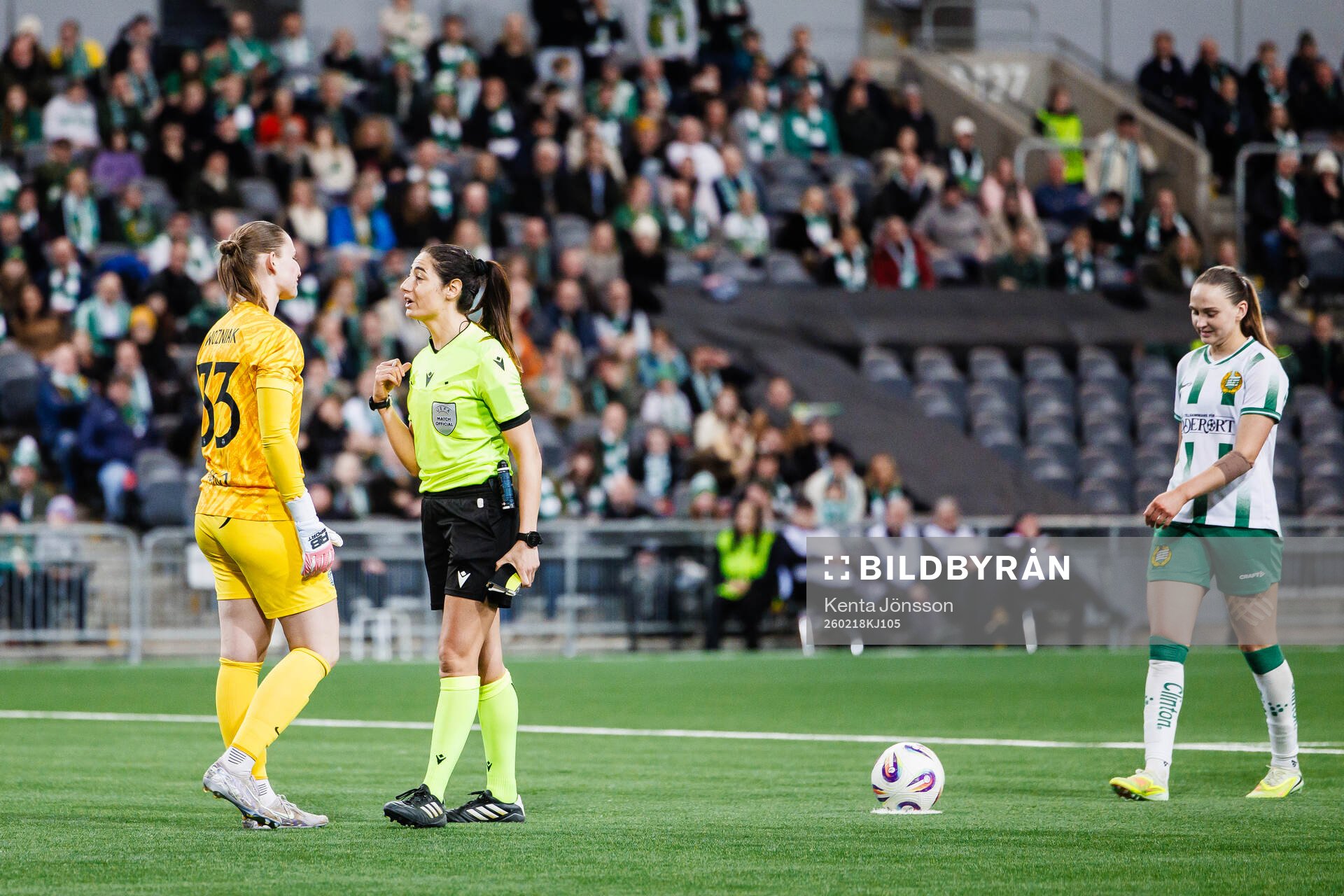 Goalkeeper Julia Woźniak of Sporting Clube de Portugal and