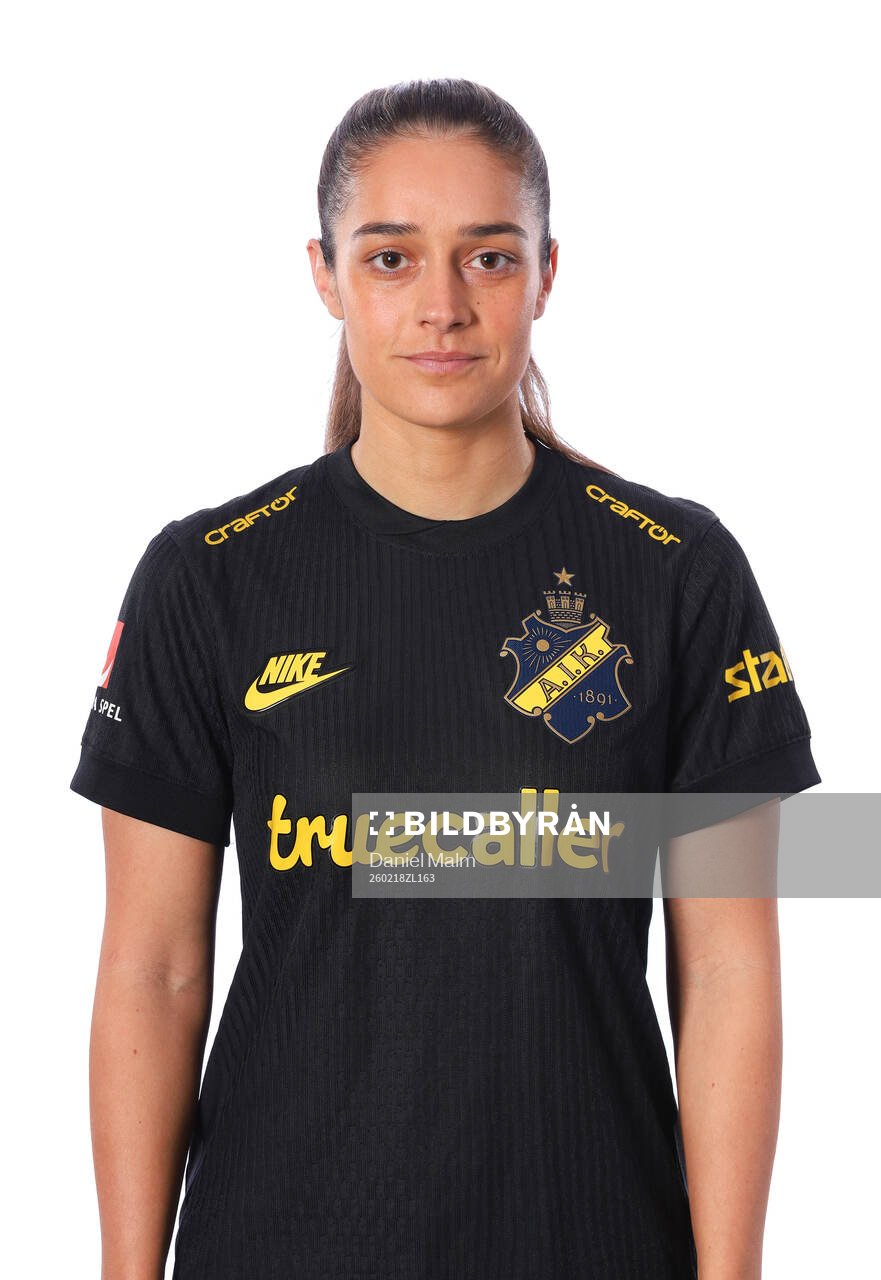 s Daniella Famili