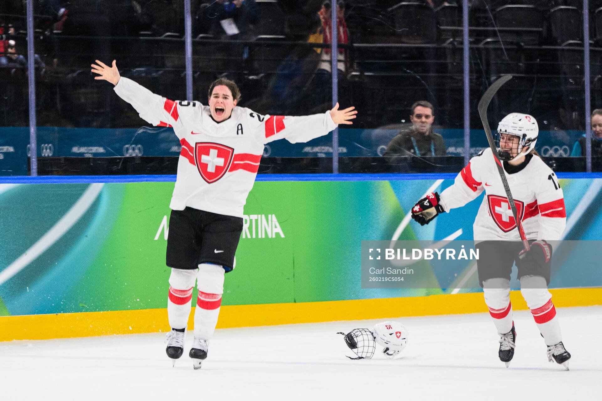 Alina Muller of Switzerland celebrates