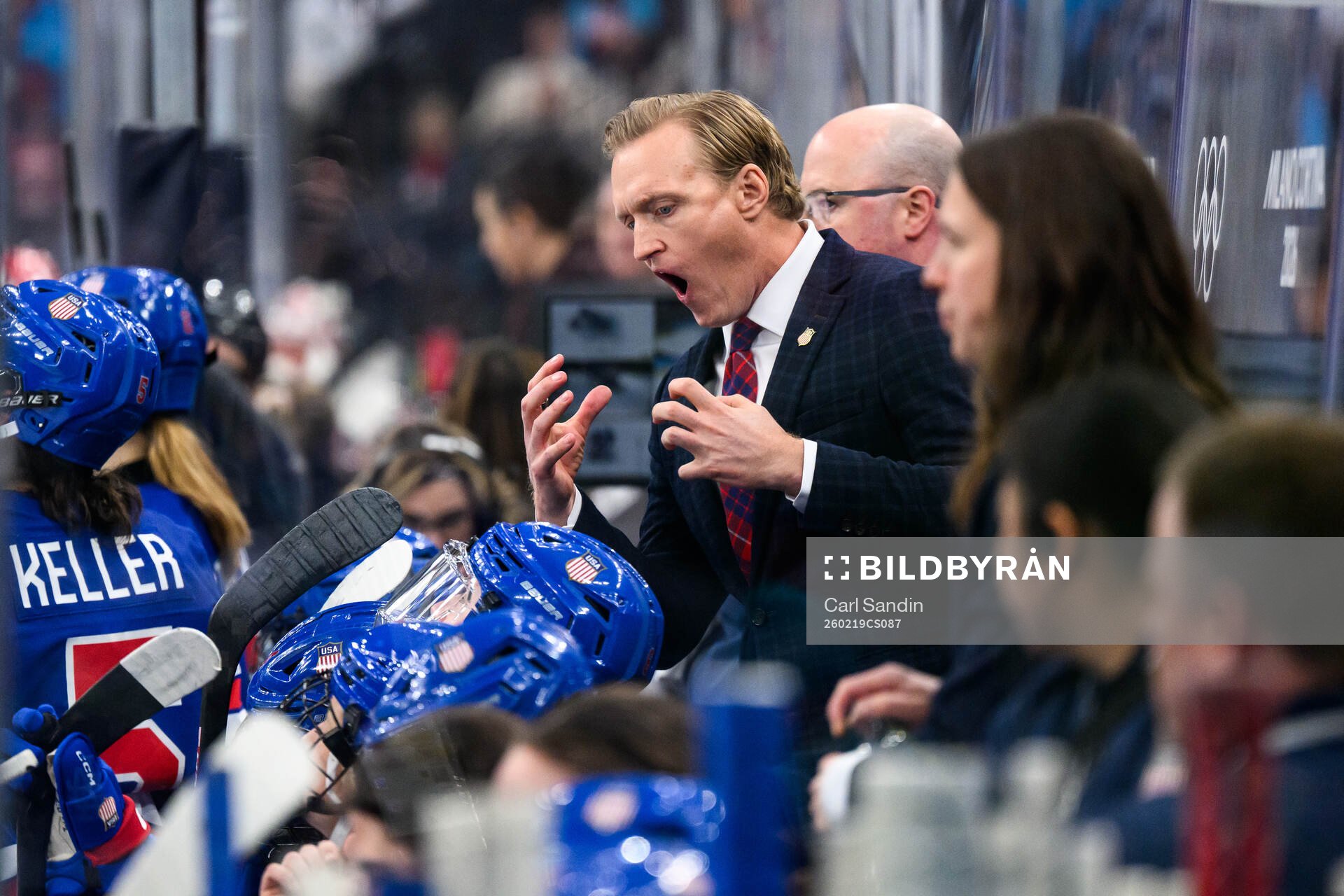 Head coach John Wroblewski of USA in the women's ice hockey