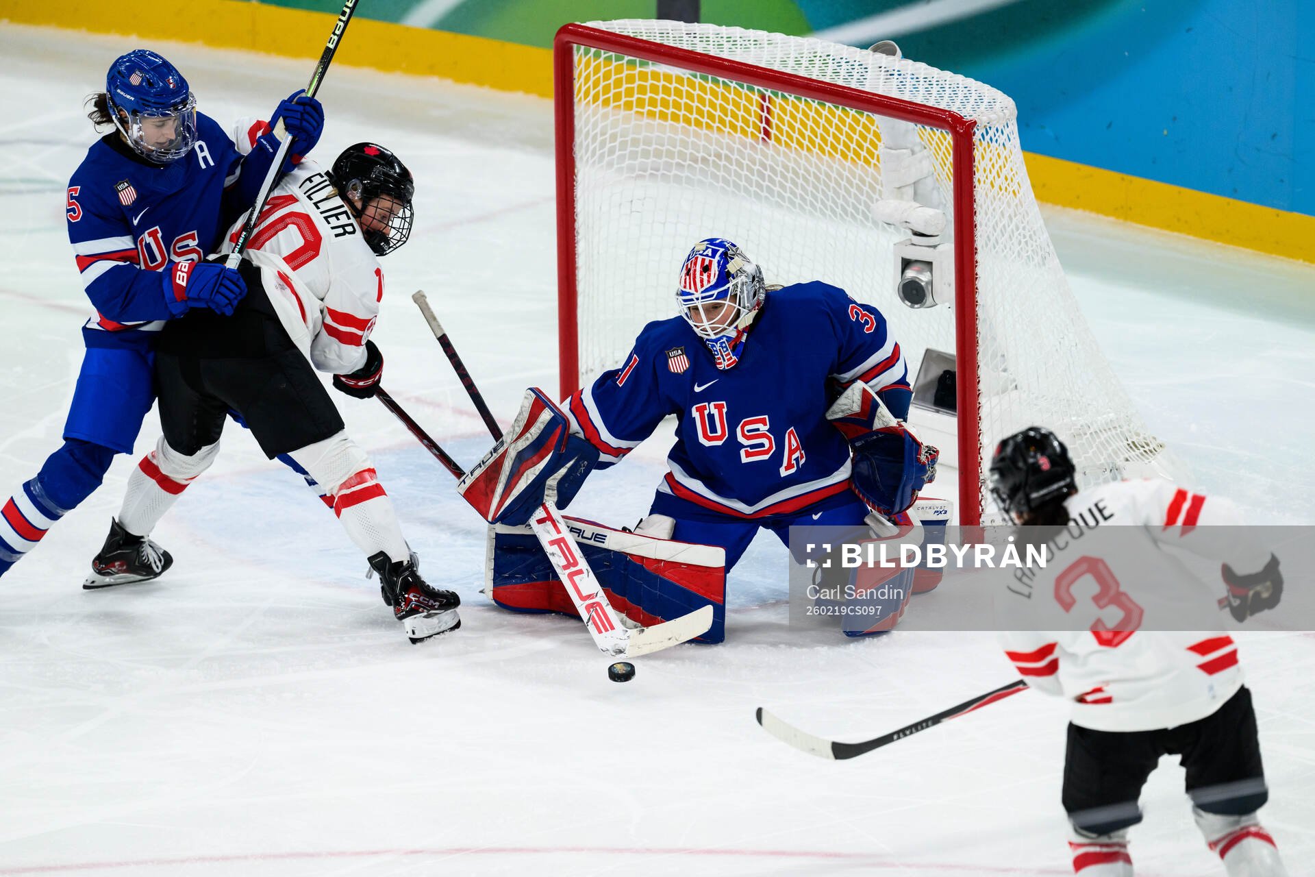Megan Keller and goaltender Aerin Frankel of USA against
