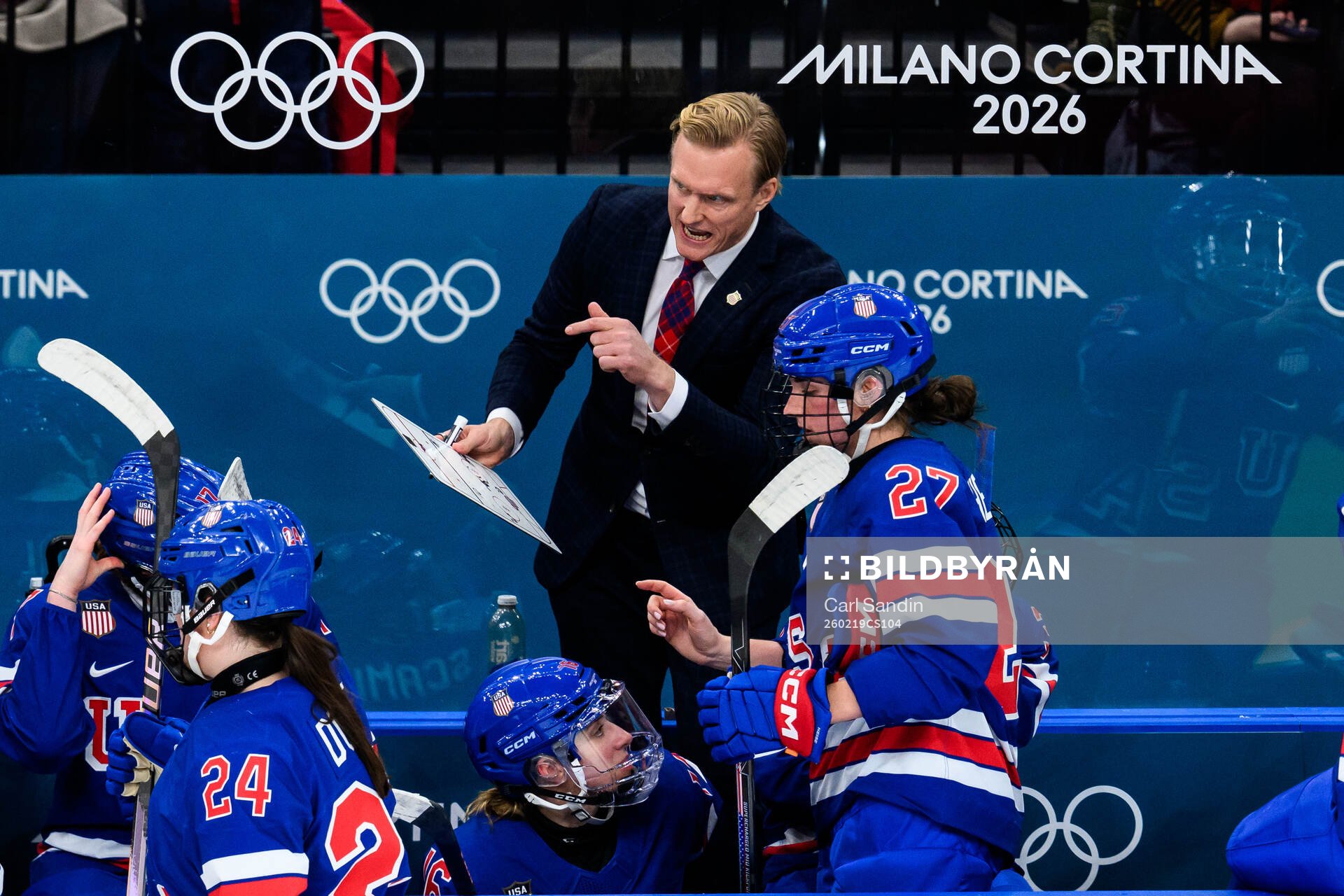 Head coach John Wroblewski of USA in the women's ice hockey