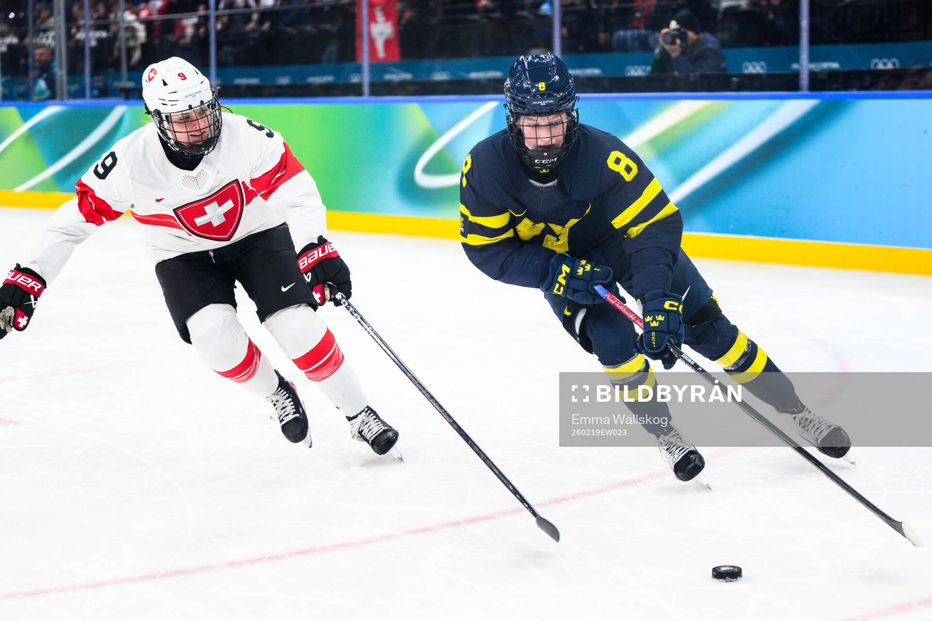 Shannon Sigrist of Switzerland and Hilda Svensson of Sweden