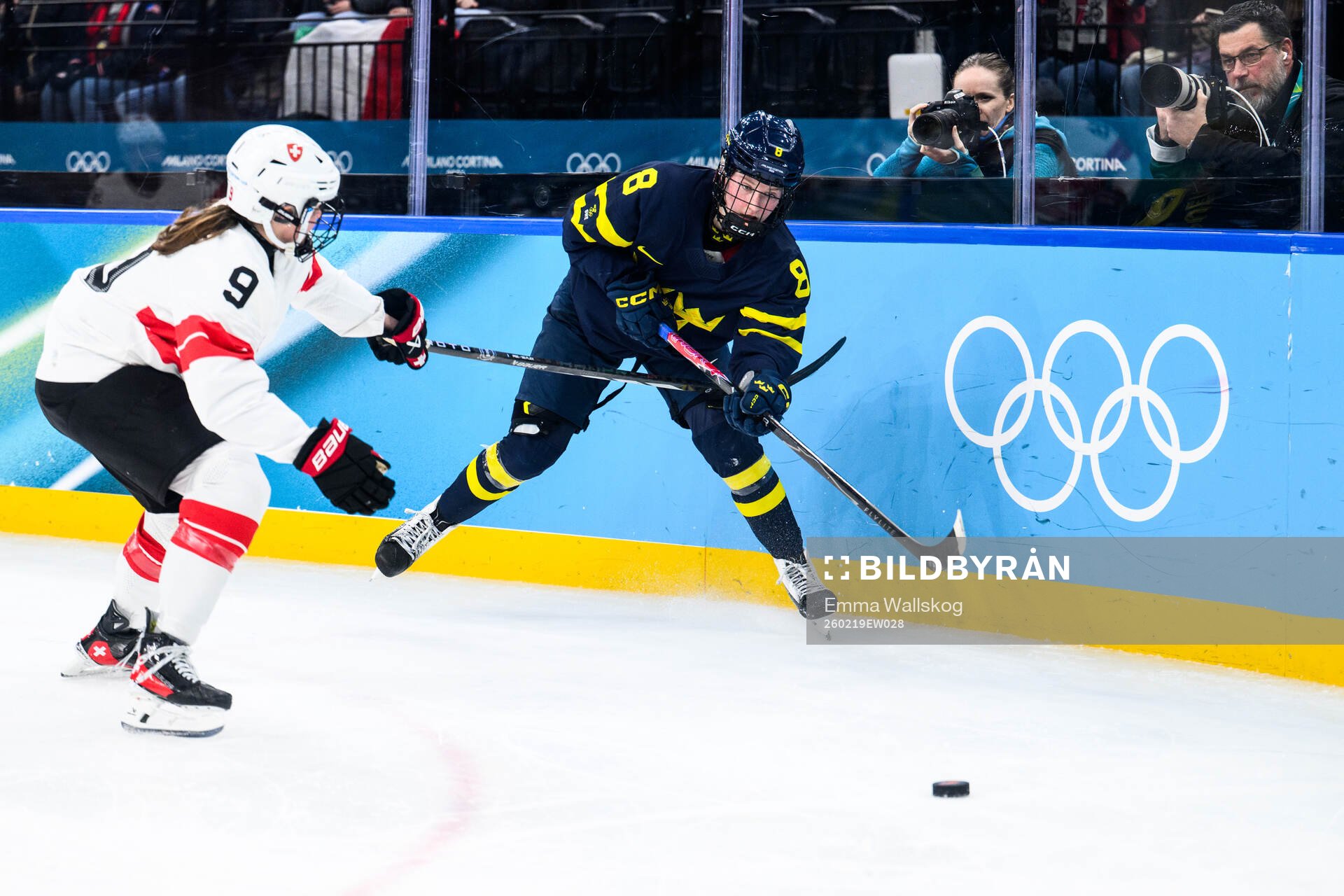 Shannon Sigrist of Switzerland and Hilda Svensson of Sweden