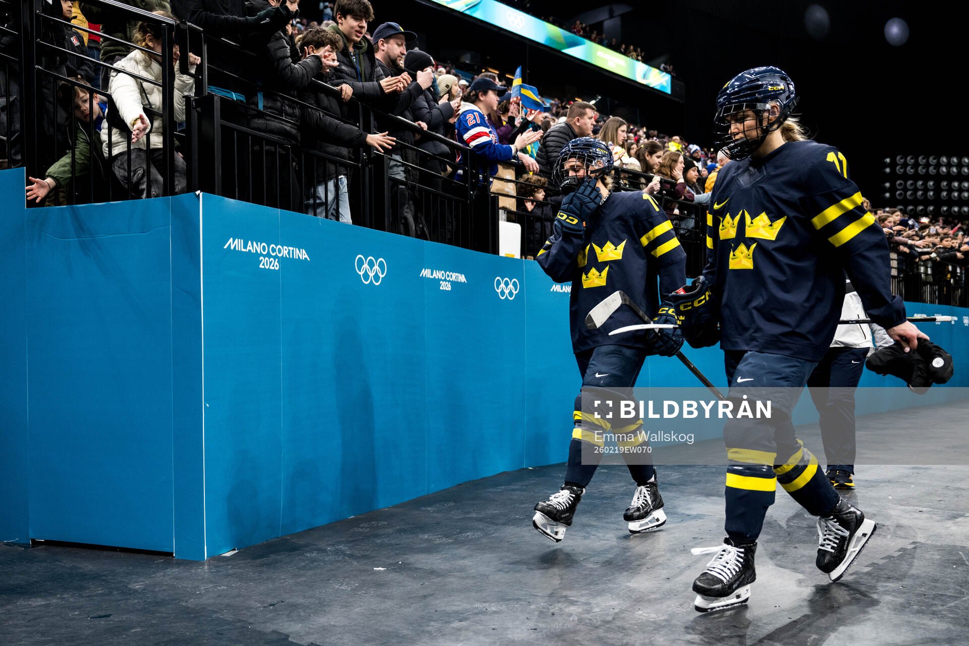Ida Karlsson and Josefin Bouveng of Sweden look dejecetd