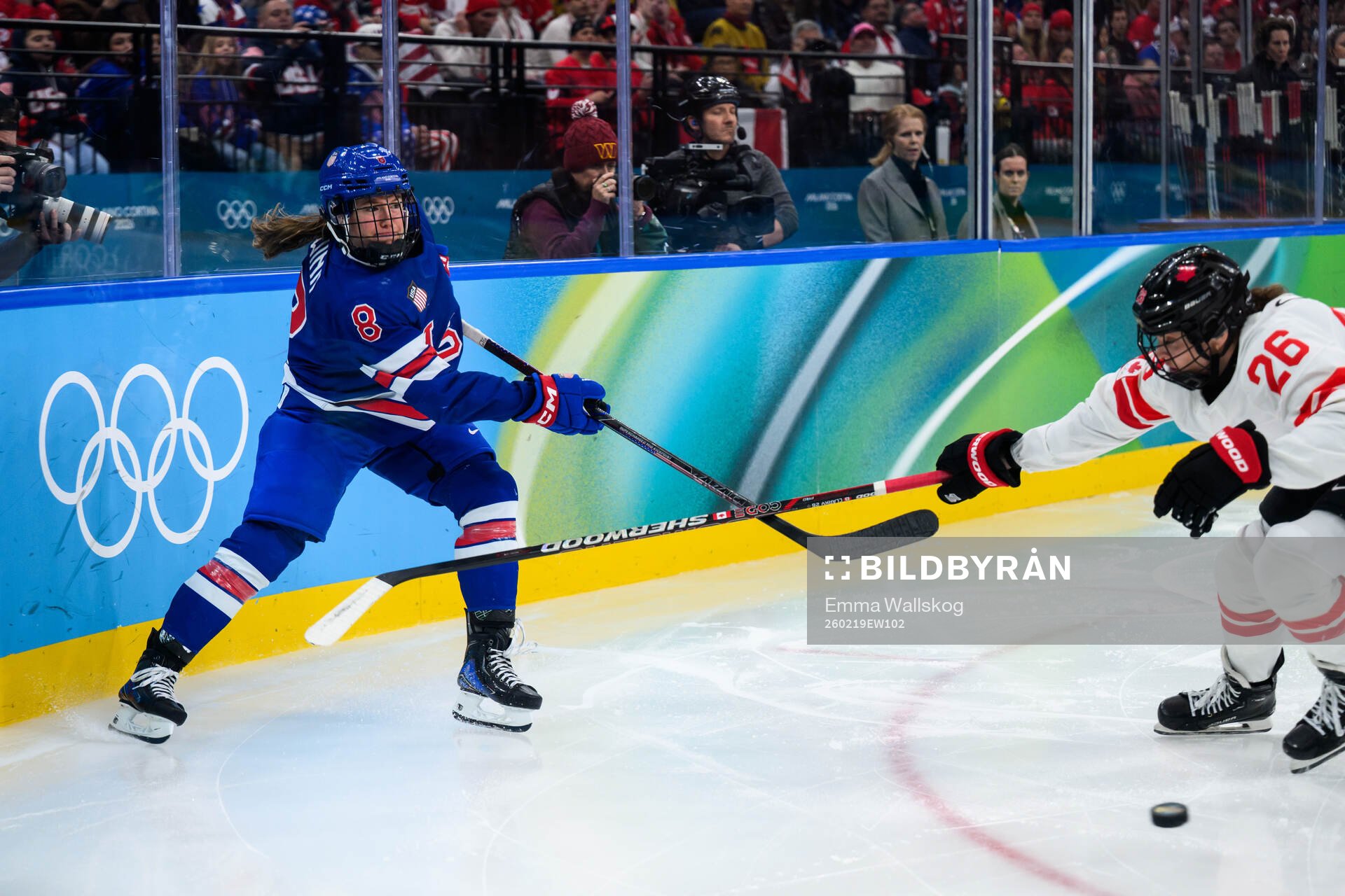 Haley Winn of USA and Emily Clark of Canada in the women's
