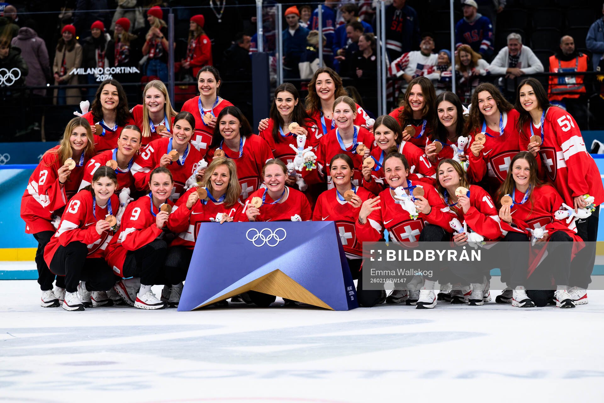 Team Switzerland pose for a photo with their bronze medals