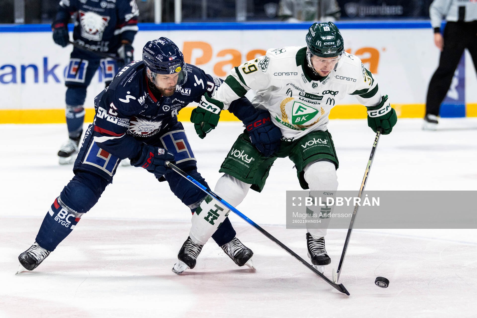 Linköpings Oscar Fantenberg och Färjestads Luke Philp