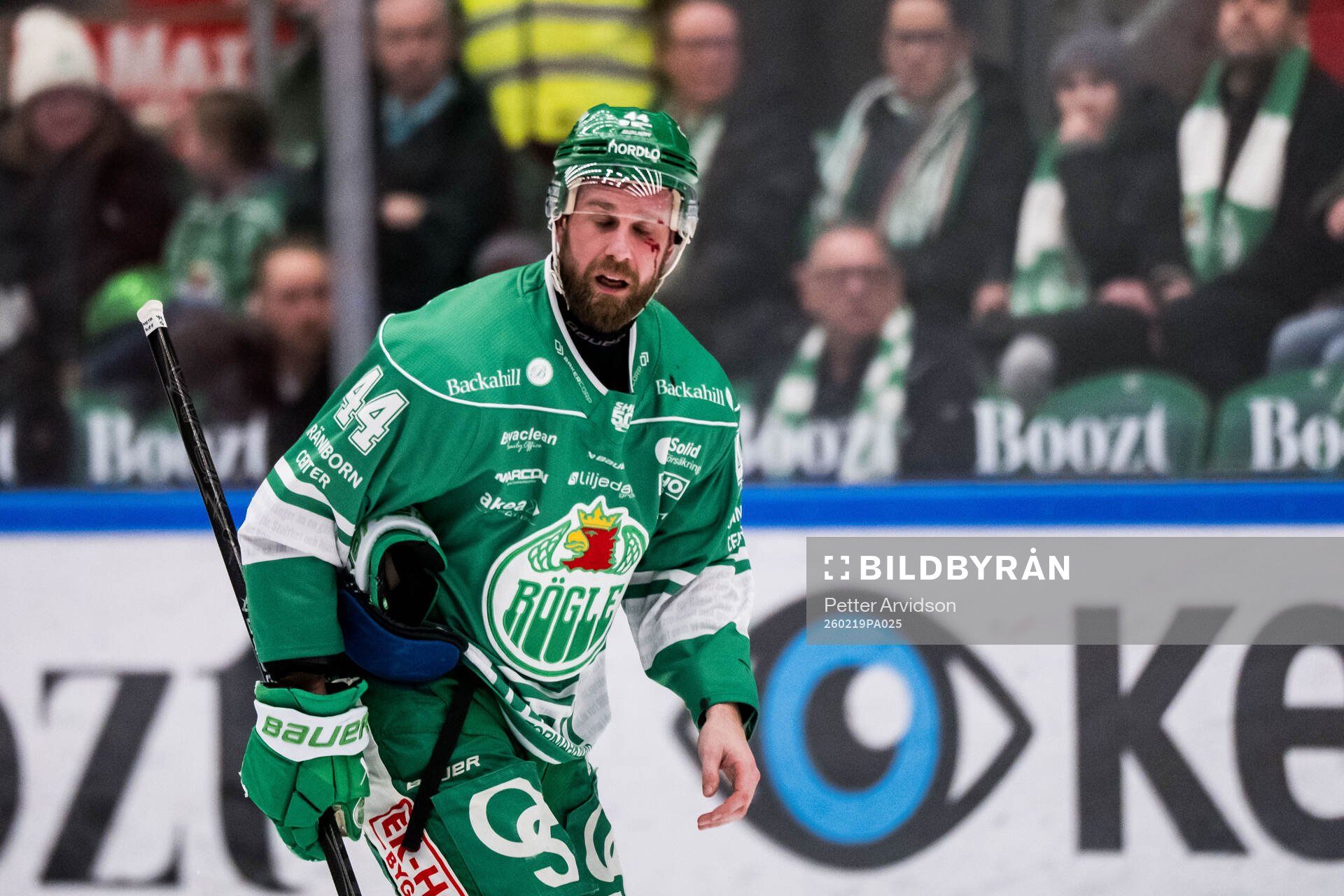Rögles Calvin De Haan lämnar isen