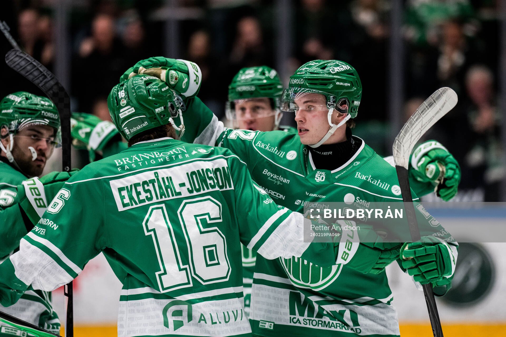 Rögles Lukas Ekeståhl-Jonsson och Felix Nilsson jublar