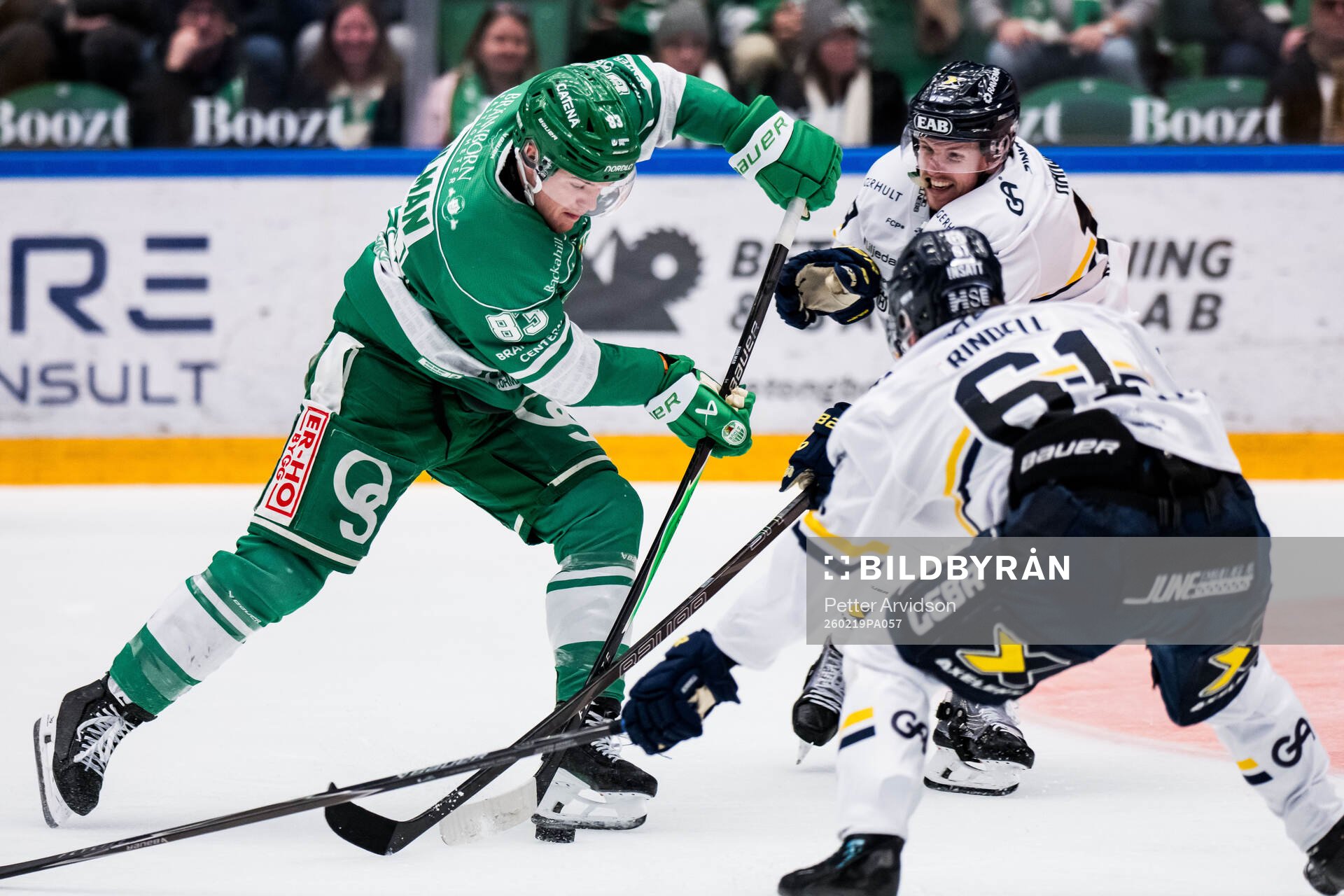 Rögles Karson Kuhlman och HV71s Niklas Hansson