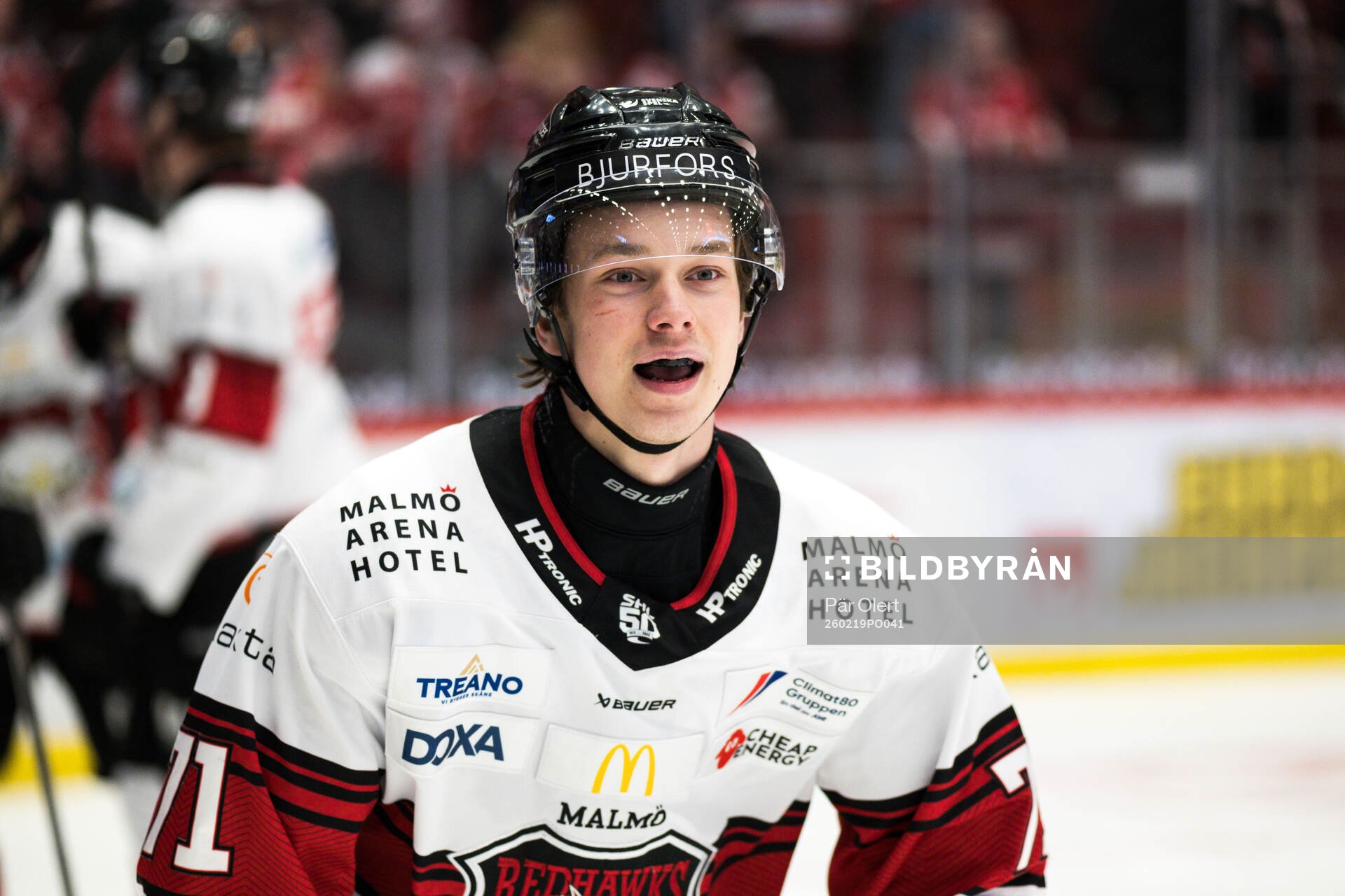 Malmö Redhawks Isac Nilsson jublar
