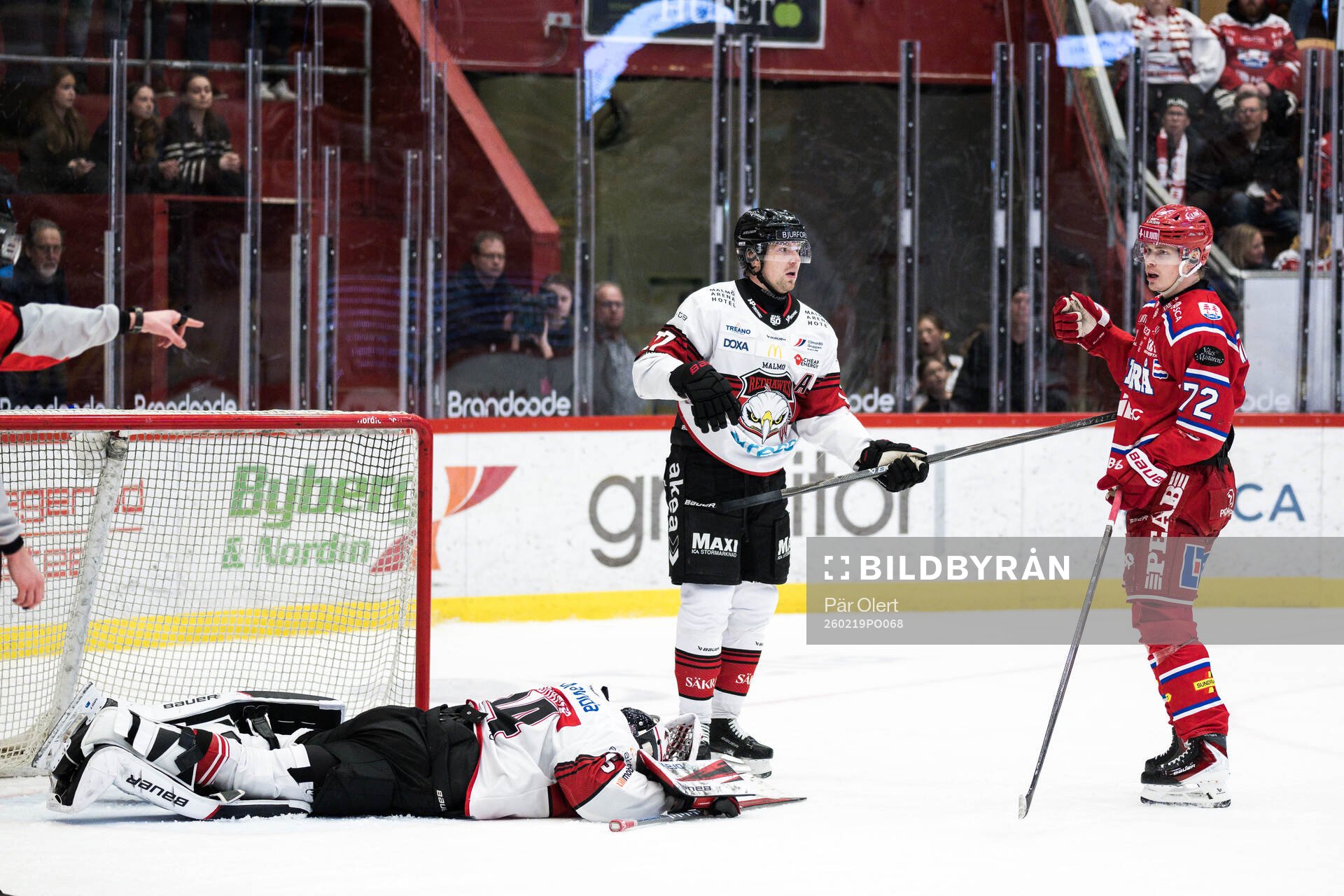Malmö Redhawks målvakt Marek Langhamer och Johan Ivarsson