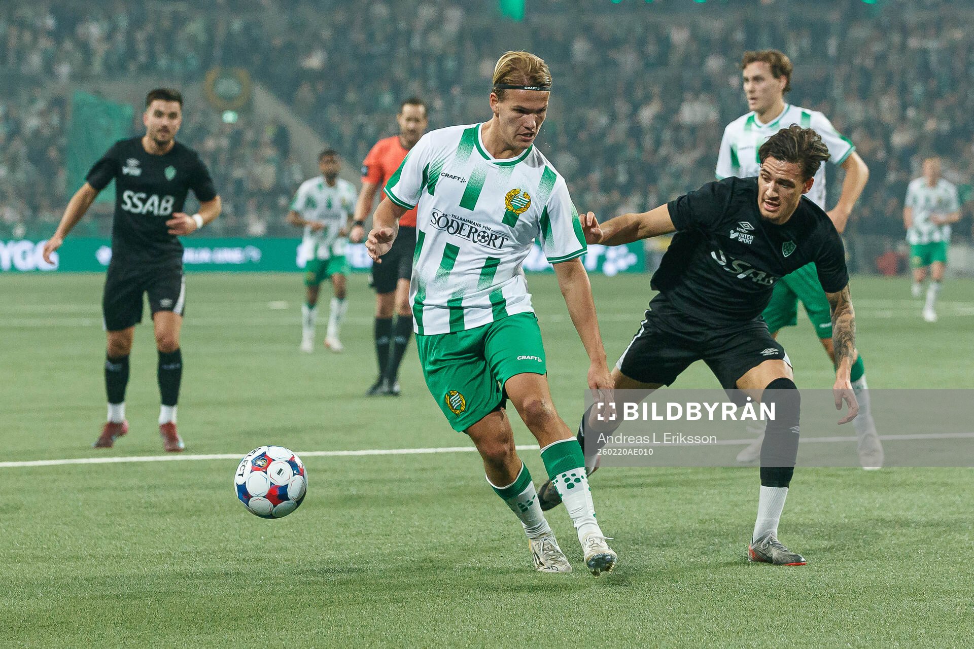 Hammarbys Markus Karlsson och Brages Noah Åstrand John