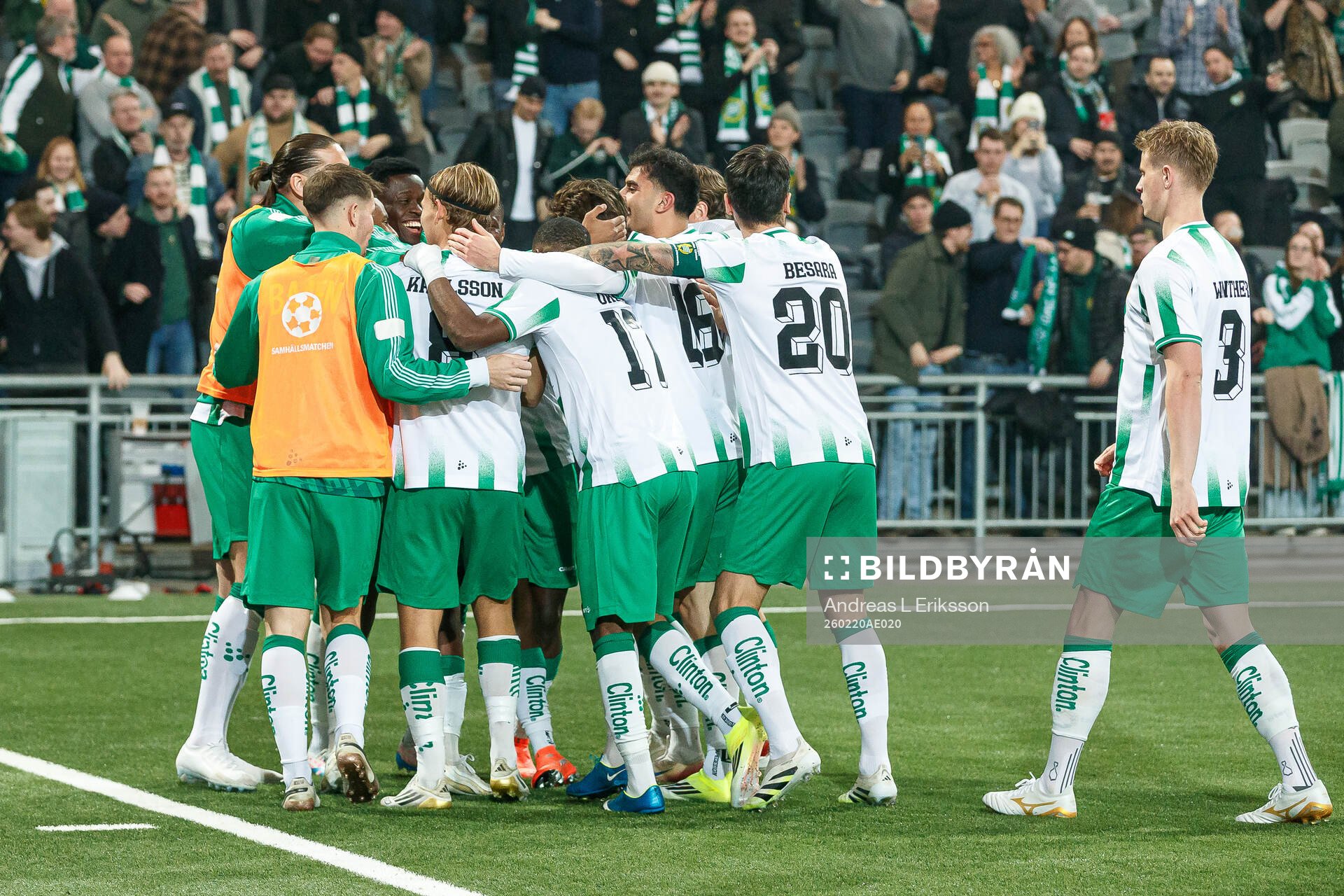 Hammarbys spelare jublar