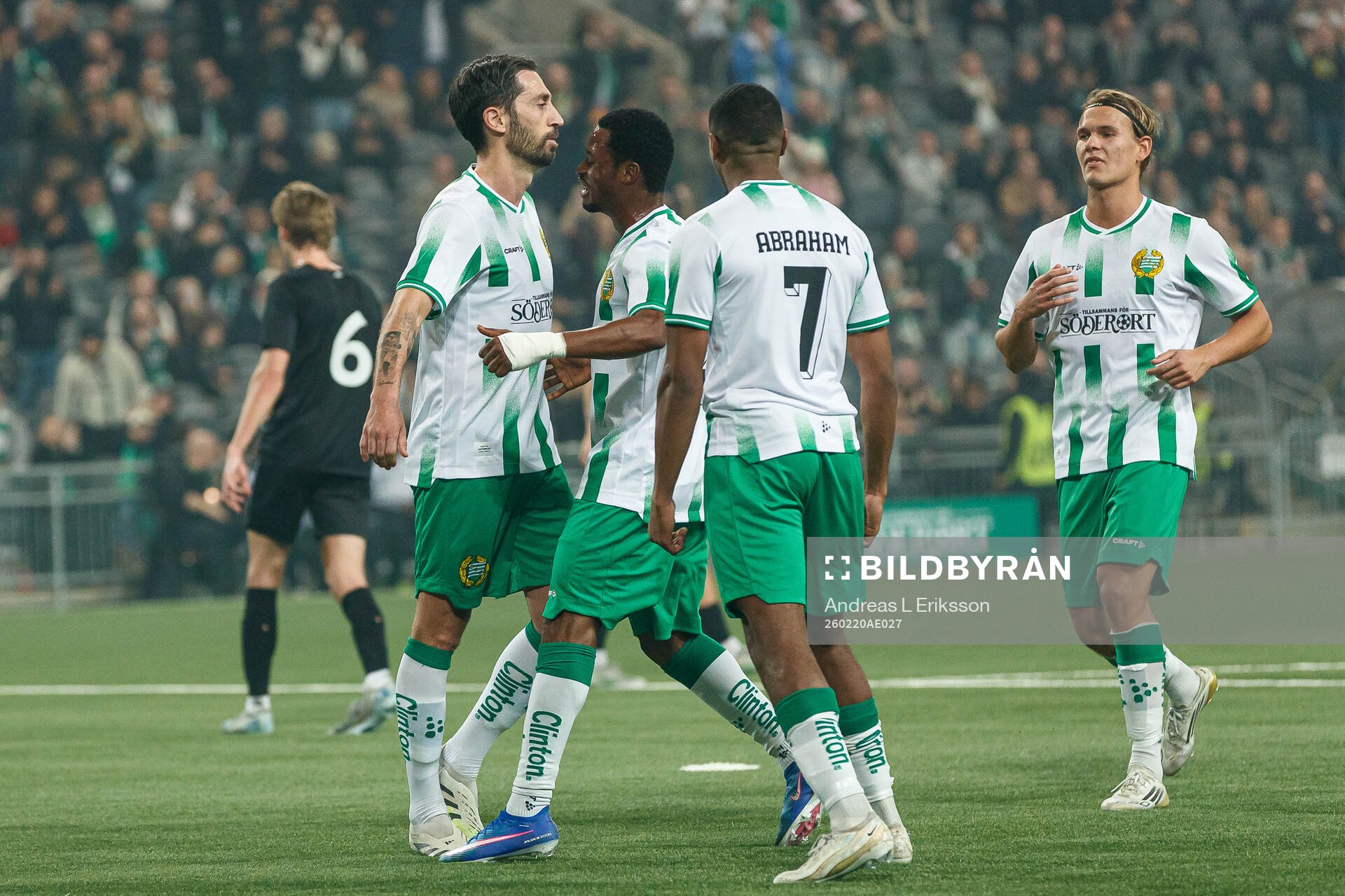 Hammarbys Nahir Besara jublar