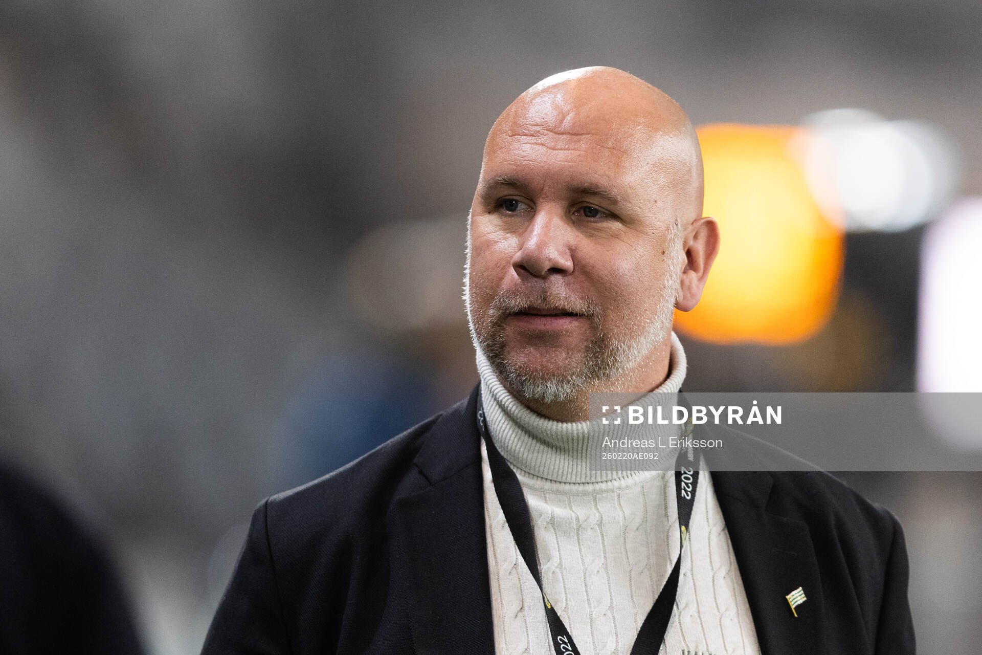 Hammarbys sportchef Mikael Hjelmberg innan fotbollsmatchen