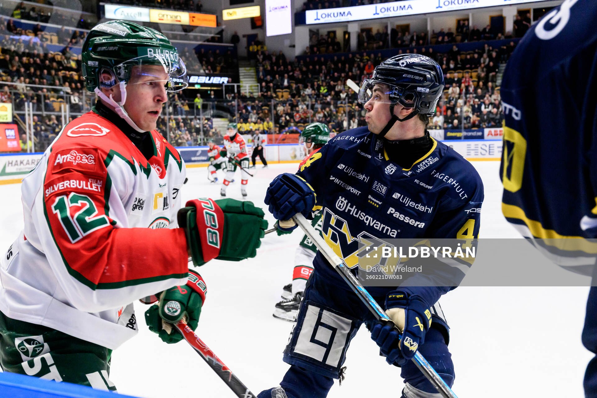 Frölundas Max Friberg och HV71s Hugo Fransson