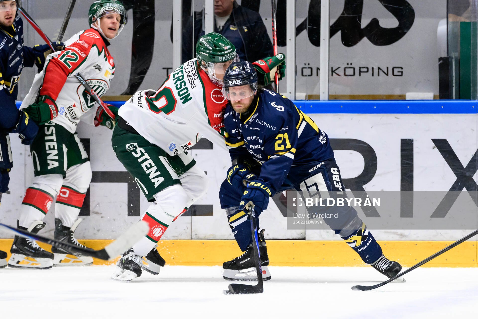 Frölundas Jacob Peterson och HV71s Mattias Tedenby