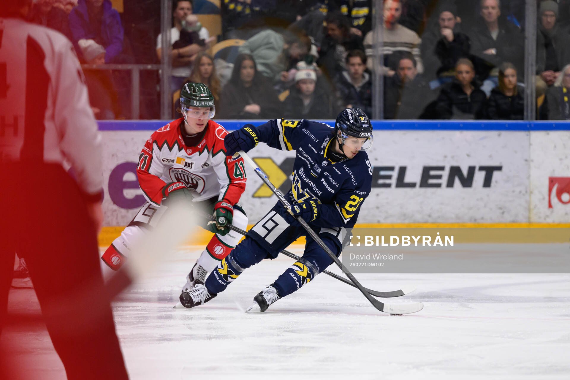 Frölundas Ivar Stenberg och HV71s Victor Laz