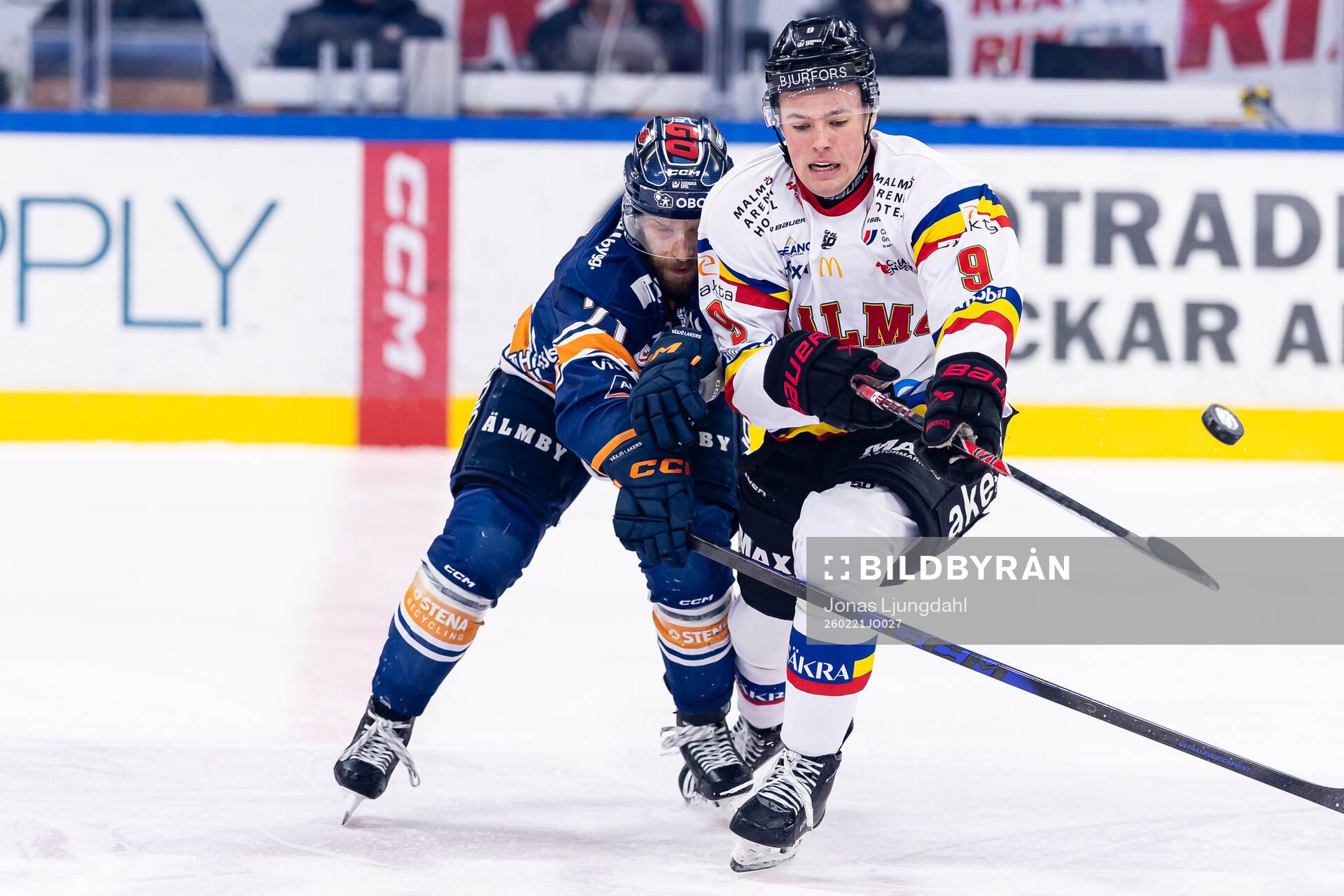 Växjös Brian Cooper och Malmö Redhawks Kalle Hemström