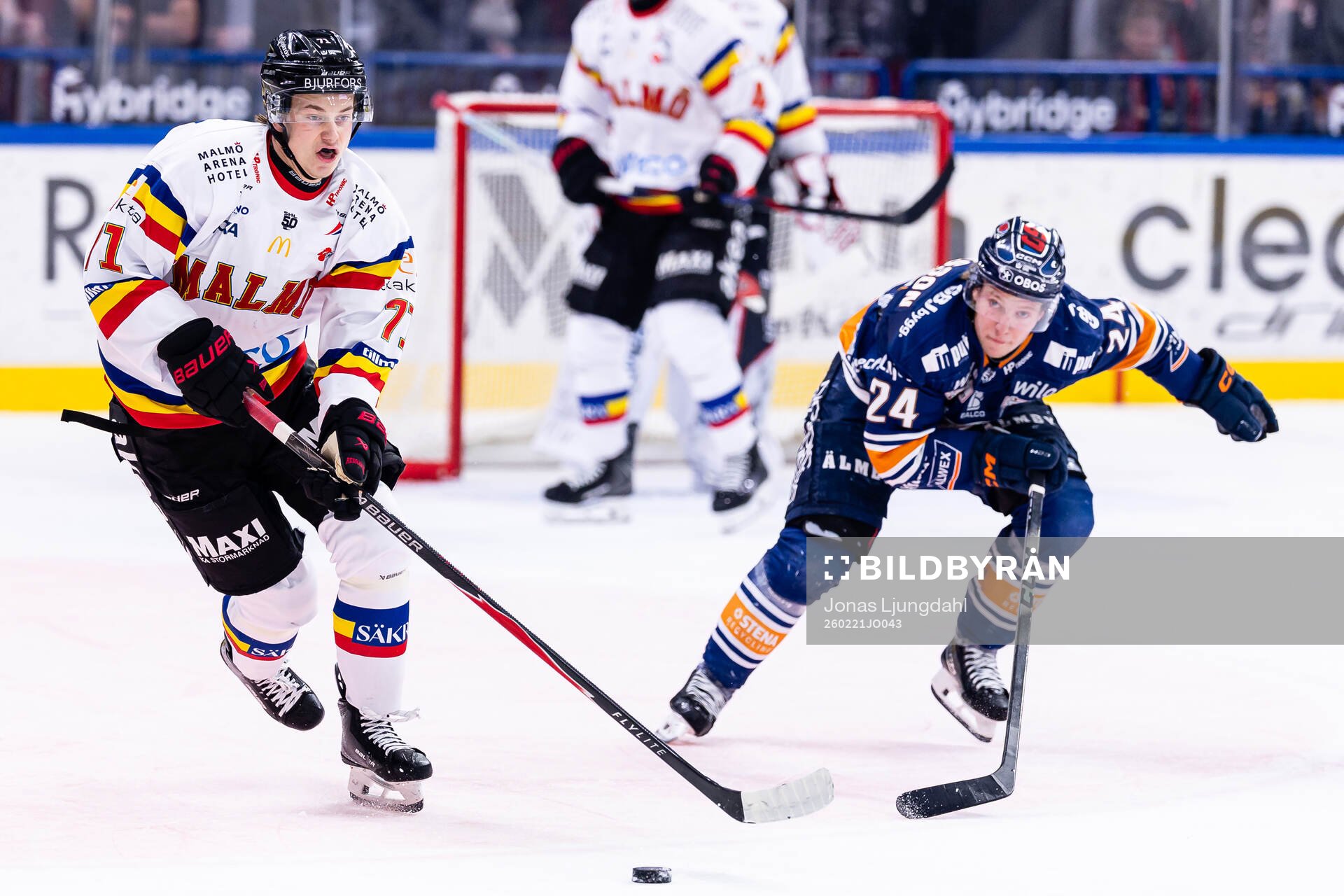 Malmö Redhawks Isac Nilsson och Växjös Karl Henriksson