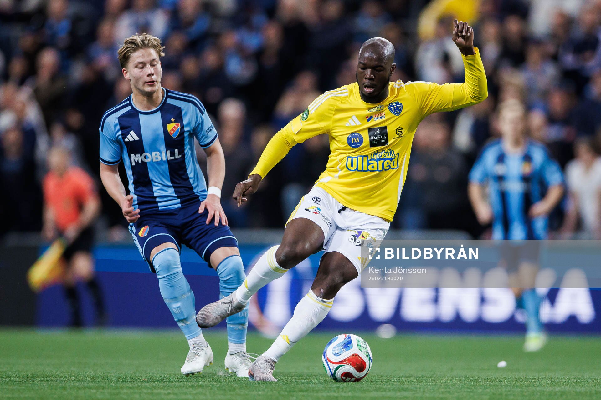 Djurgårdens Matias Siltanen och Falkenbergs FFs Lassina