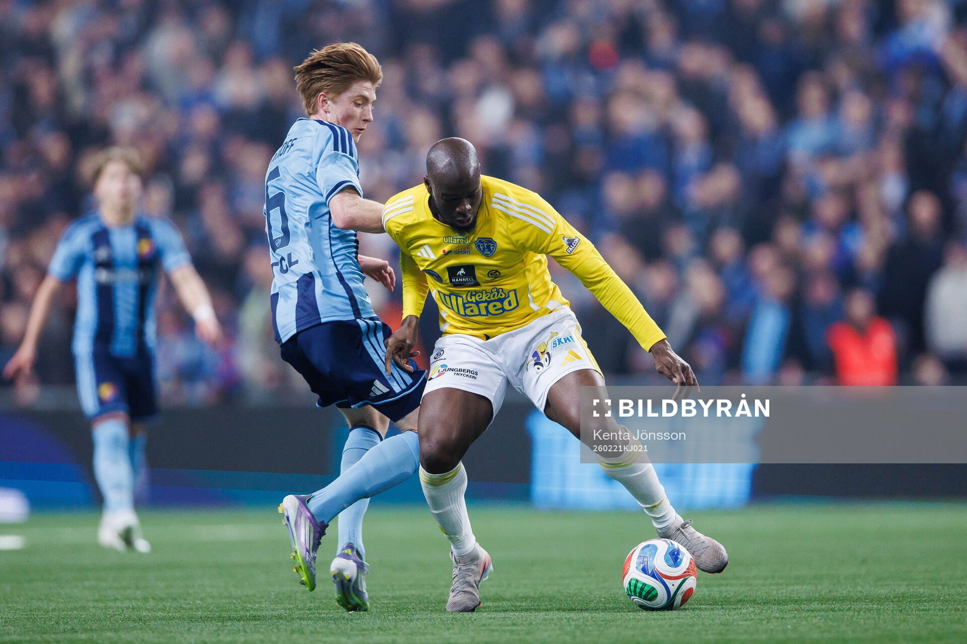 Djurgårdens Peter Langhoff och Falkenbergs FFs Lassina