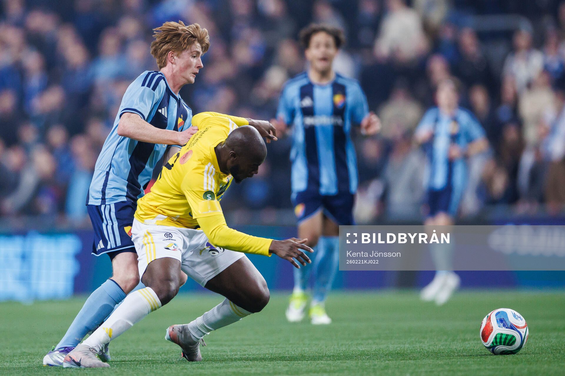 Djurgårdens Peter Langhoff och Falkenbergs FFs Lassina