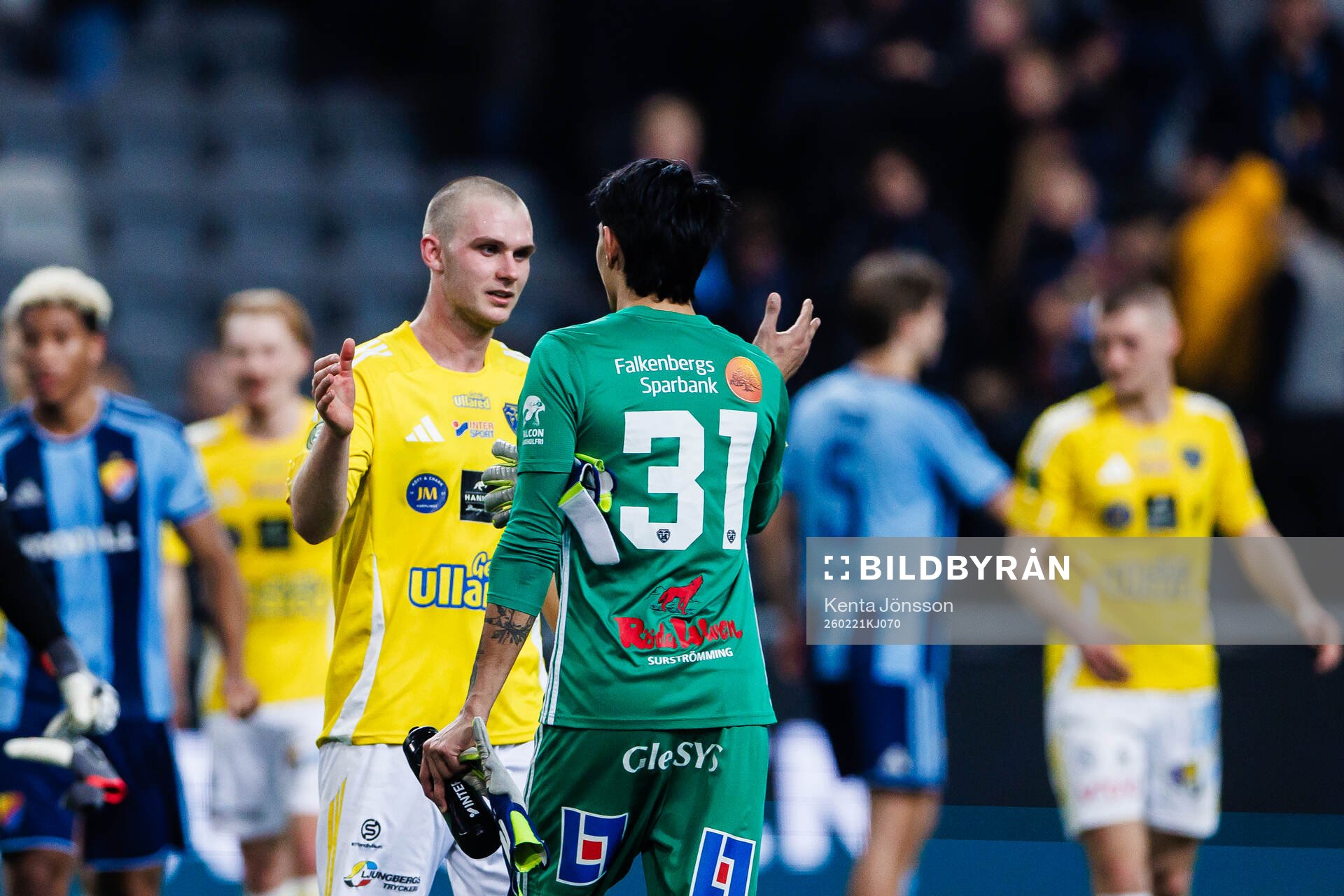 Falkenbergs Nils Bertilsson och målvakt Gustav Lillienberg