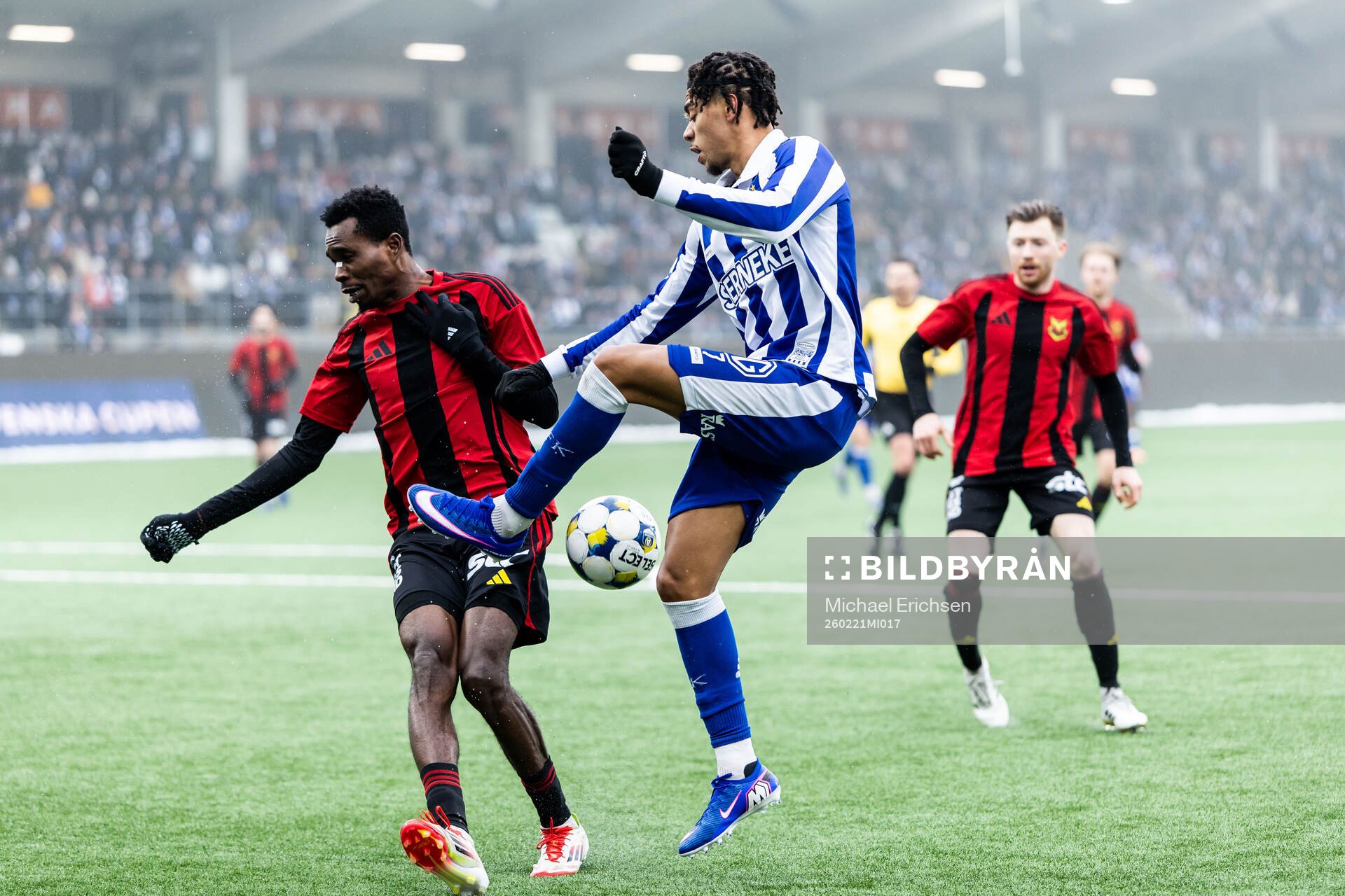 Östersunds Sunday Anyanwu och IFK Göteborgs Sebastian