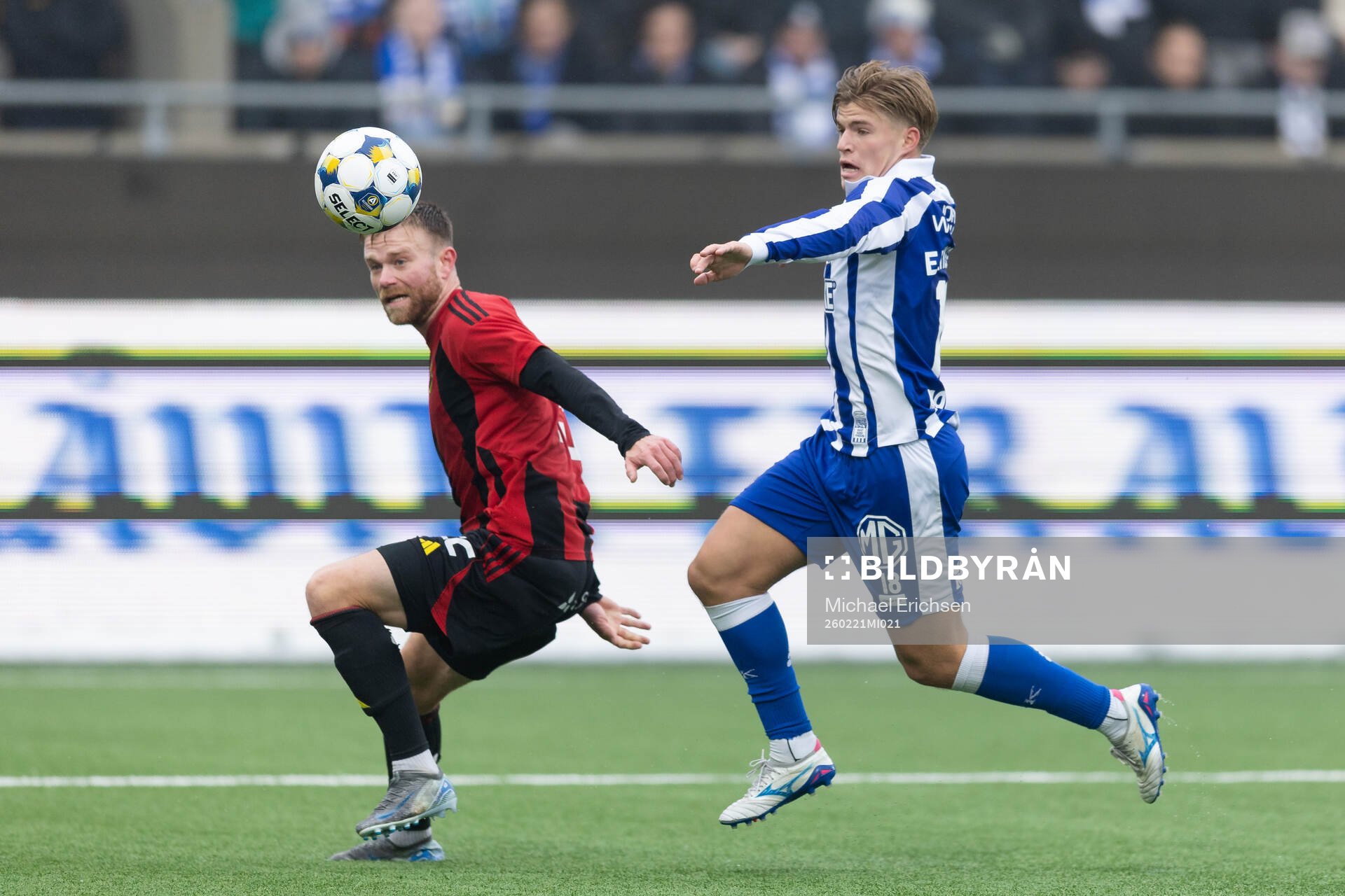 Östersunds Dennis Widgren och IFK Göteborgs Felix Eriksson