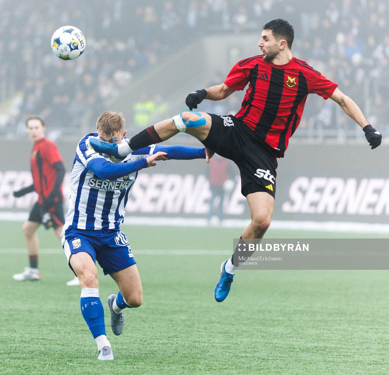 IFK Göteborgs David Kruse och Östersunds Amar Begic