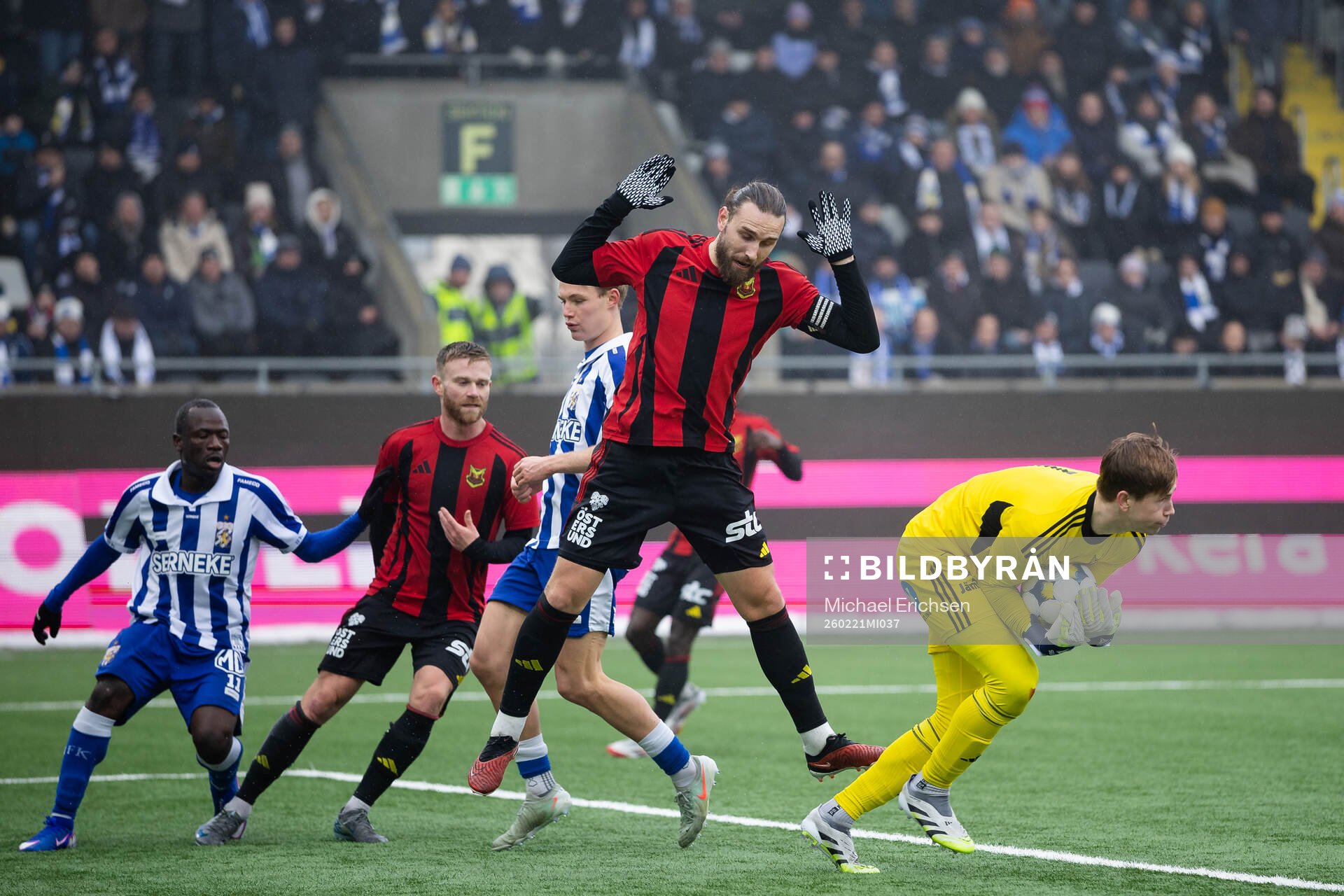 Östersunds Ali Suljic och målvakt Melker Uppenberg