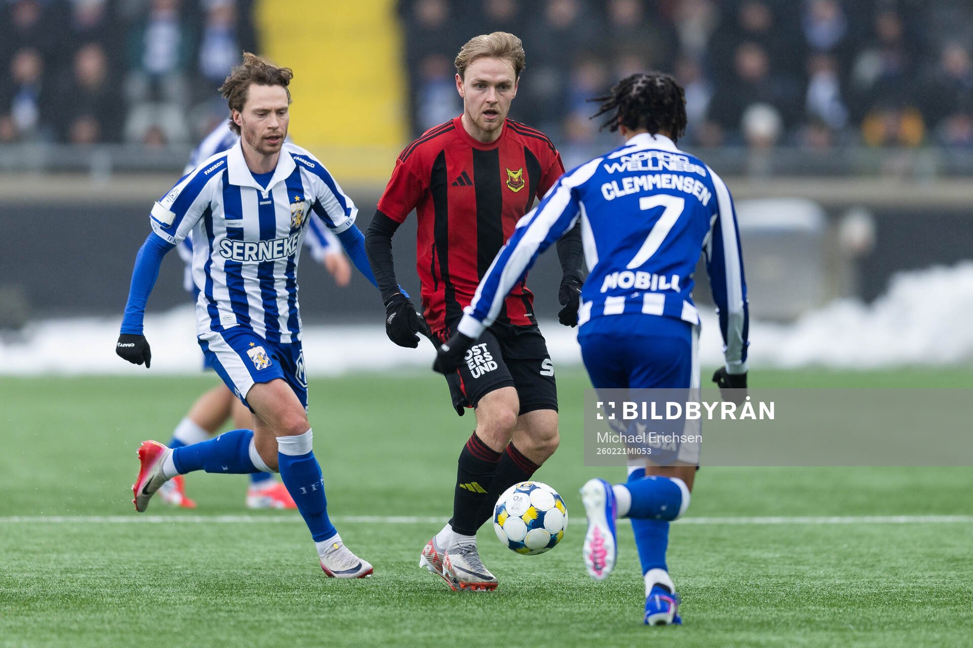 Östersunds Simon Marklund mot IFK Göteborgs Filip