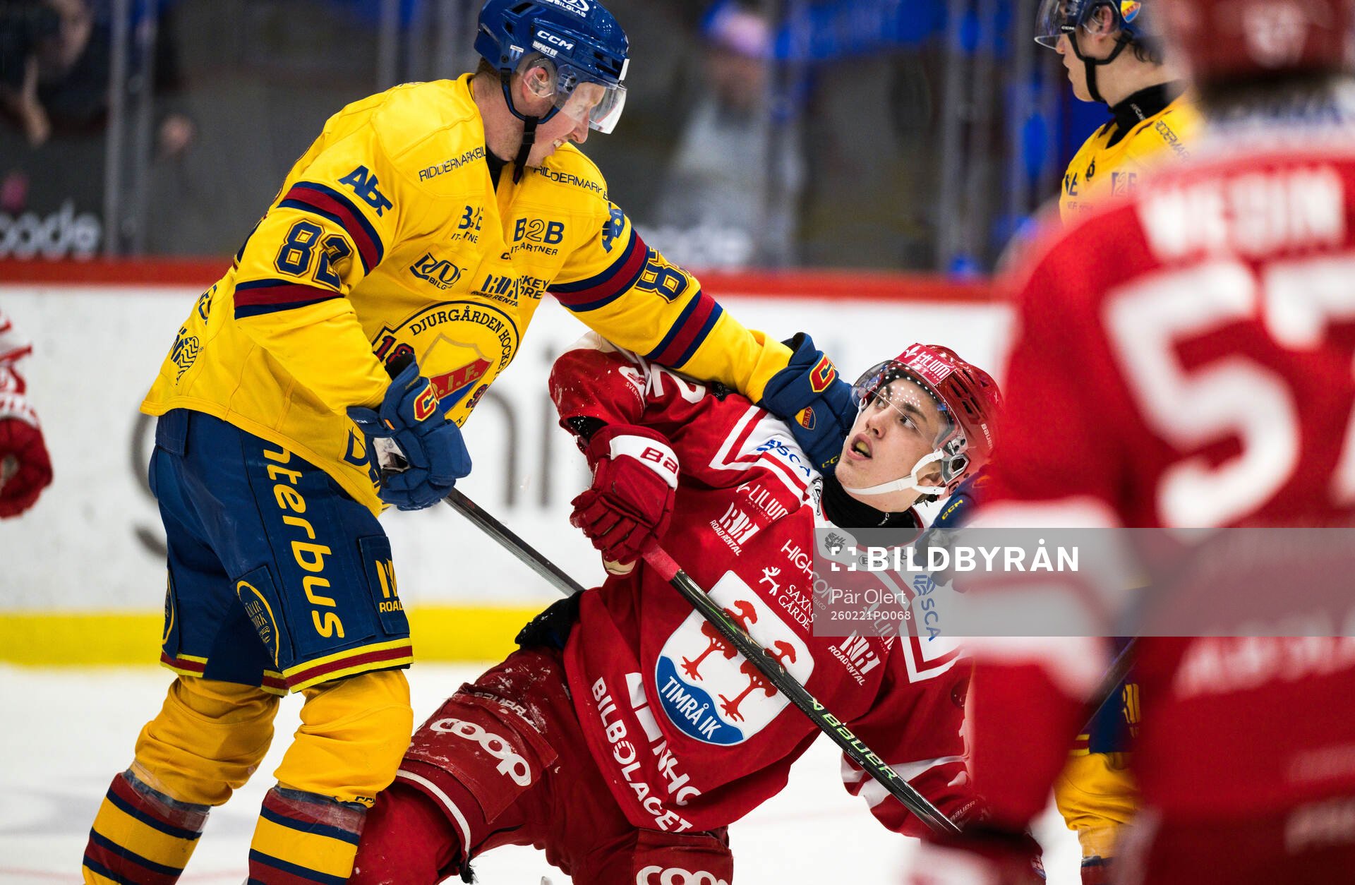 Djurgårdens Colby Sissons och Timrås Linus Eriksson