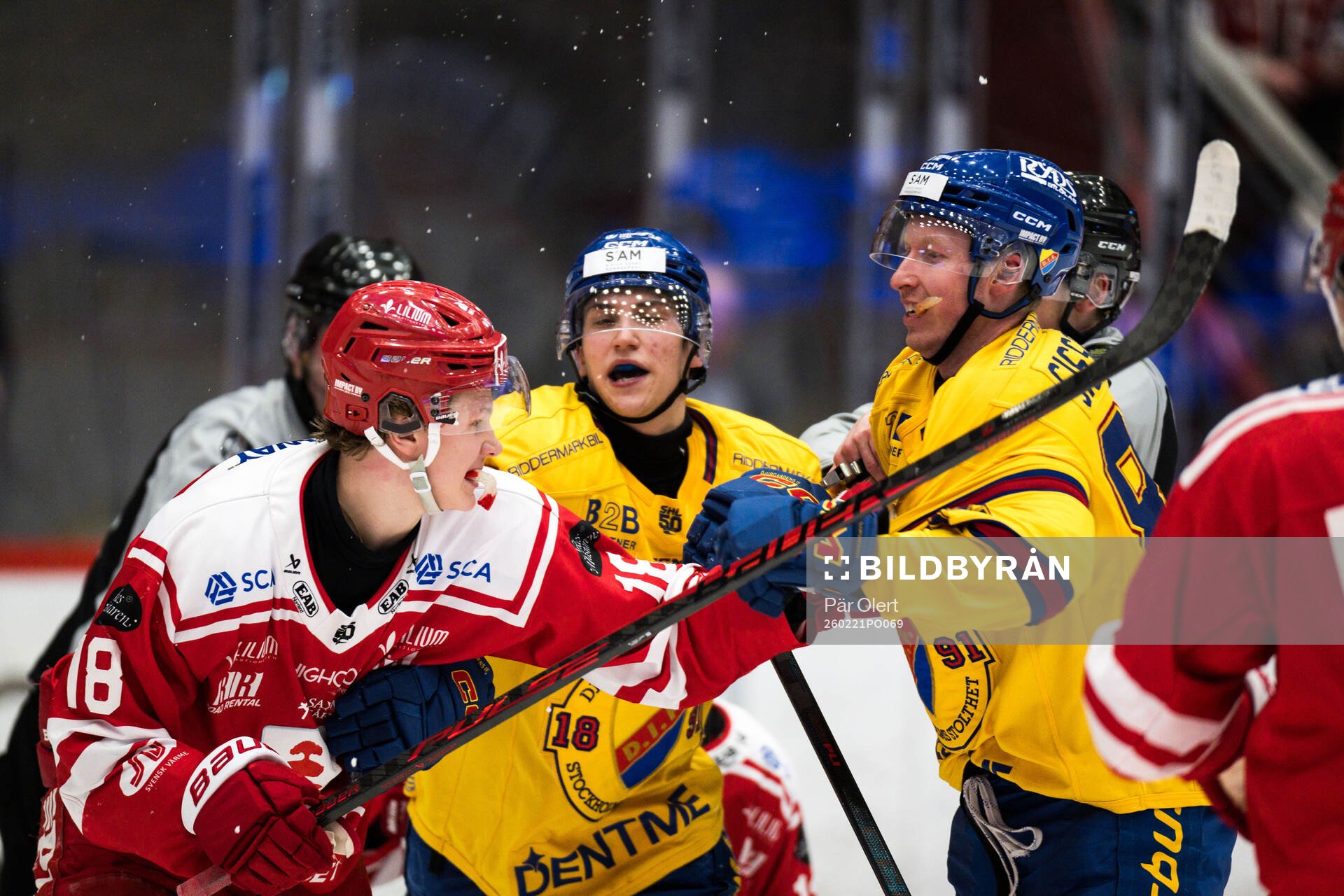 Timrås Eddie Genborg och Djurgårdens Colby Sissons