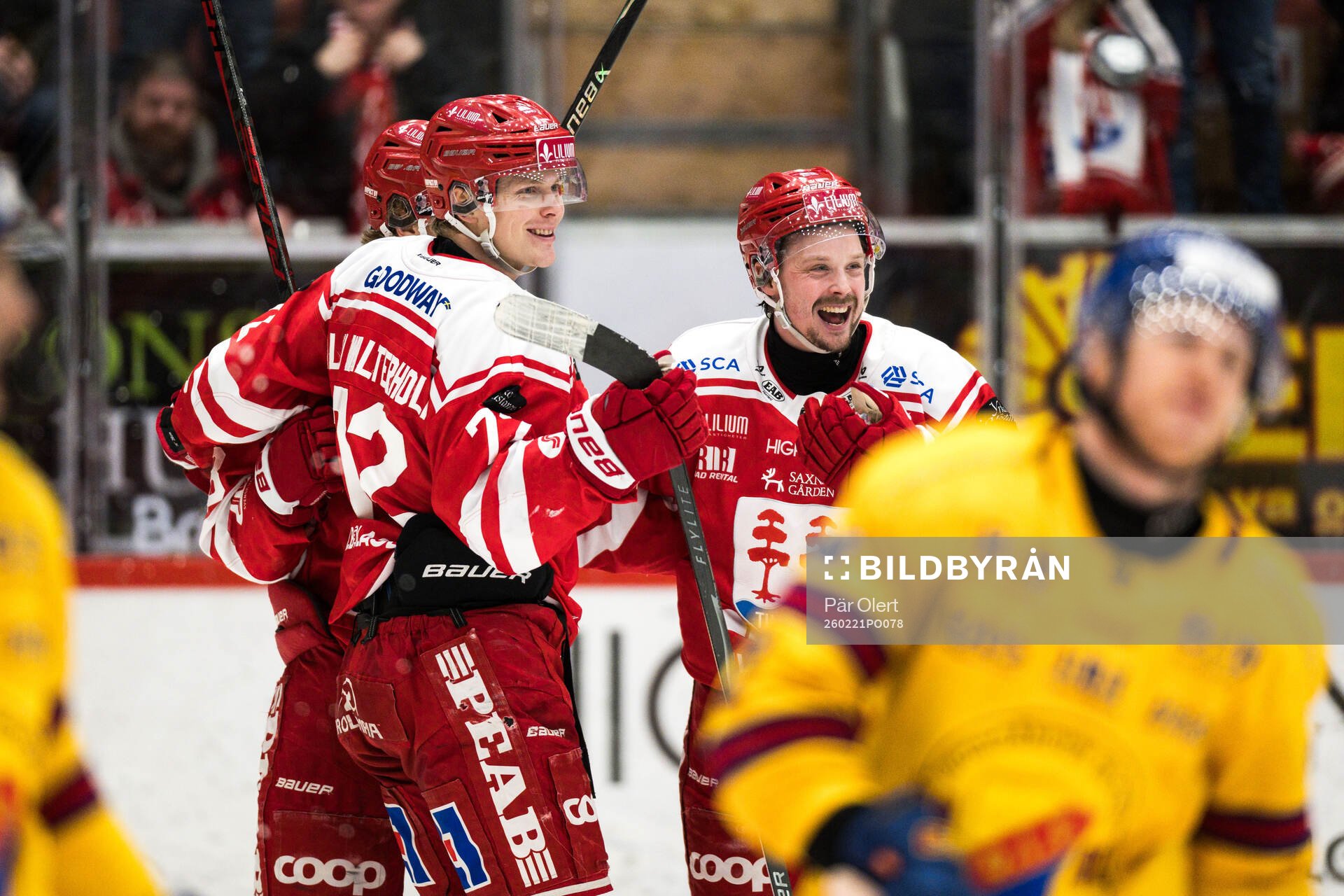 Timrås Erik Walli Walterholm och Jonathan Dahlén jublar