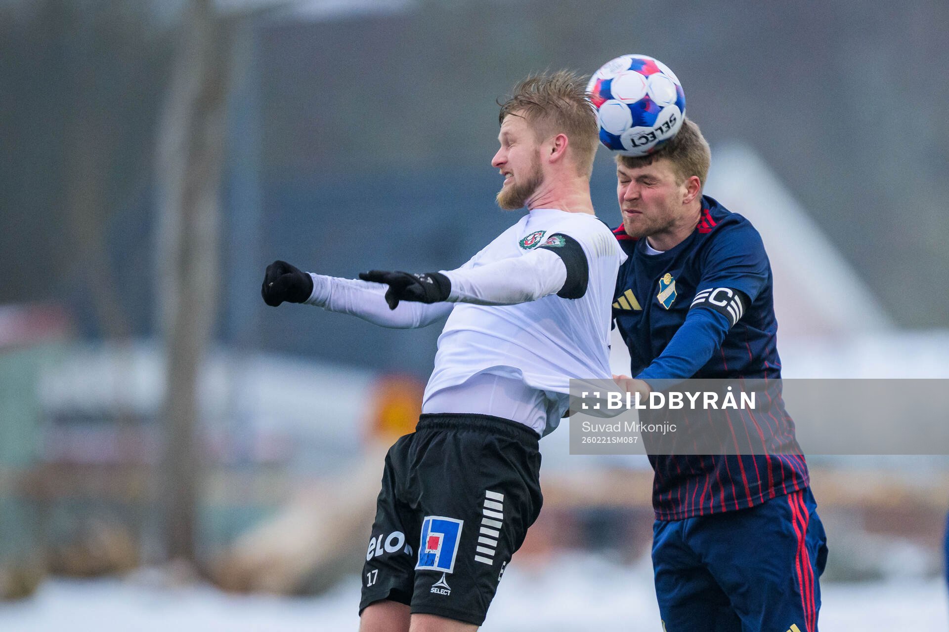 Örebros Karl Holmberg och Östers IFs Magnus Christensen