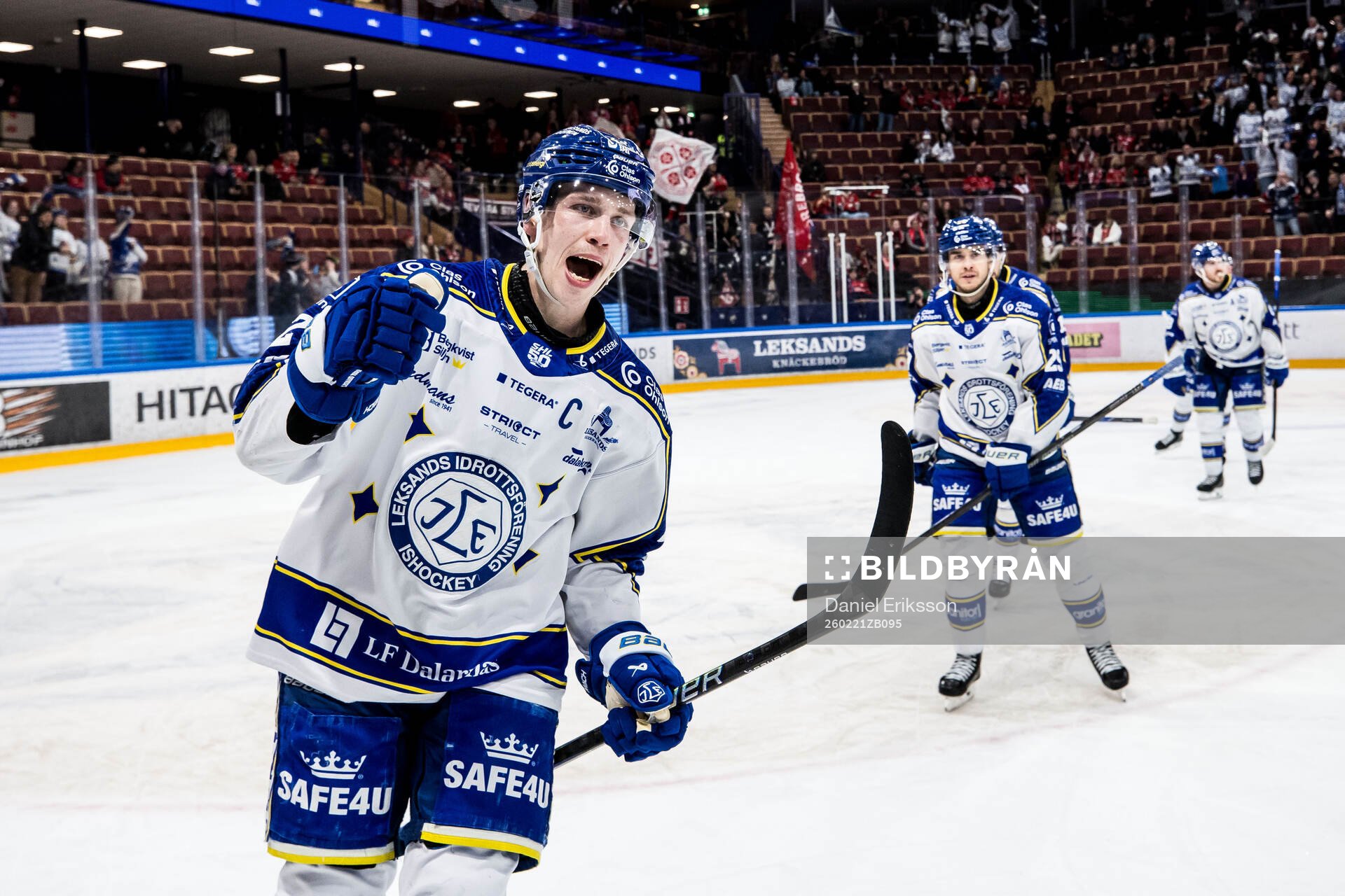 Leksands Lukas Vejdemo jublar