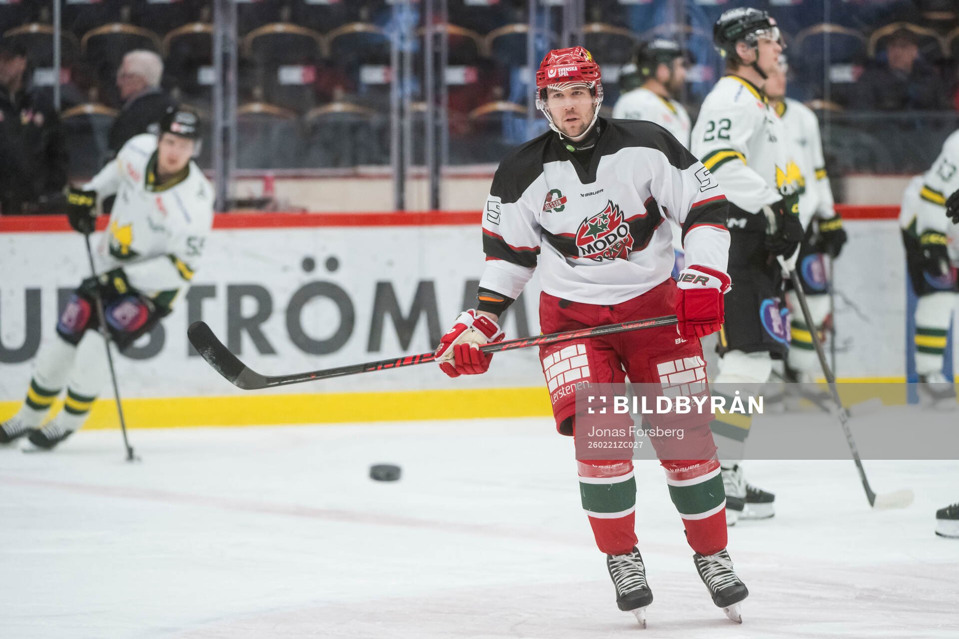 Modos August Berg innan ishockeymatchen i Hockeyallsvenskan