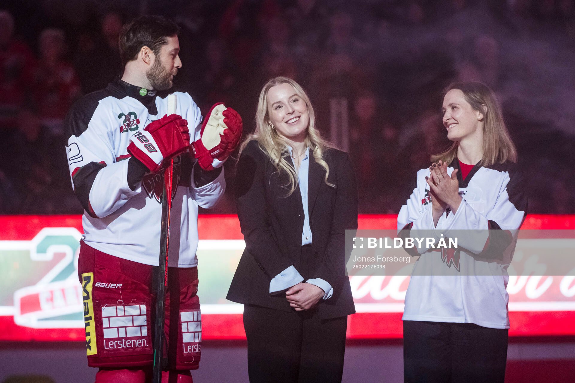 Hyllning för Modos Olivia Carlsson som firades med en