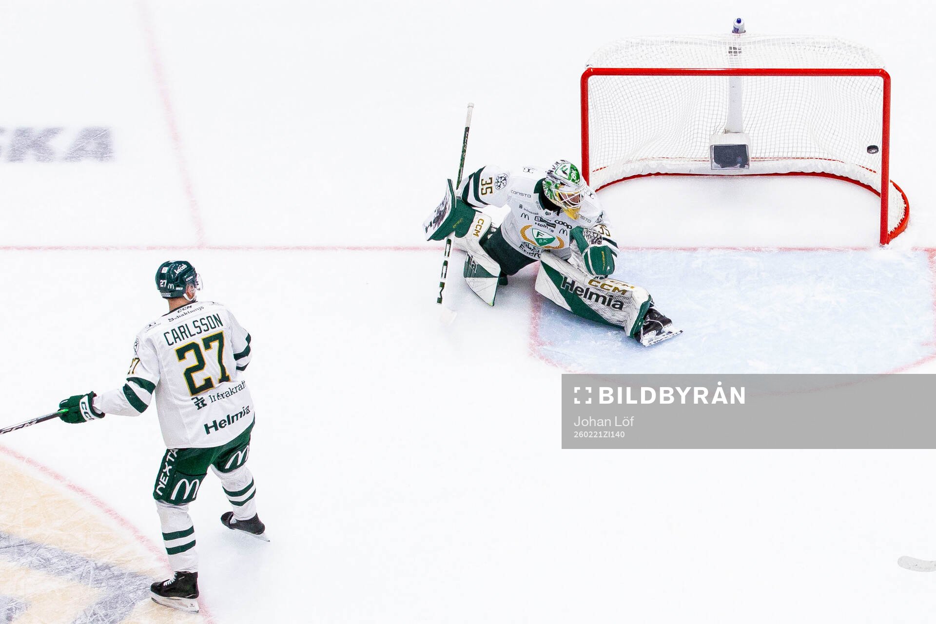 Skellefteås Pär Lindholm (ej i bild) gör 6-2 bakom
