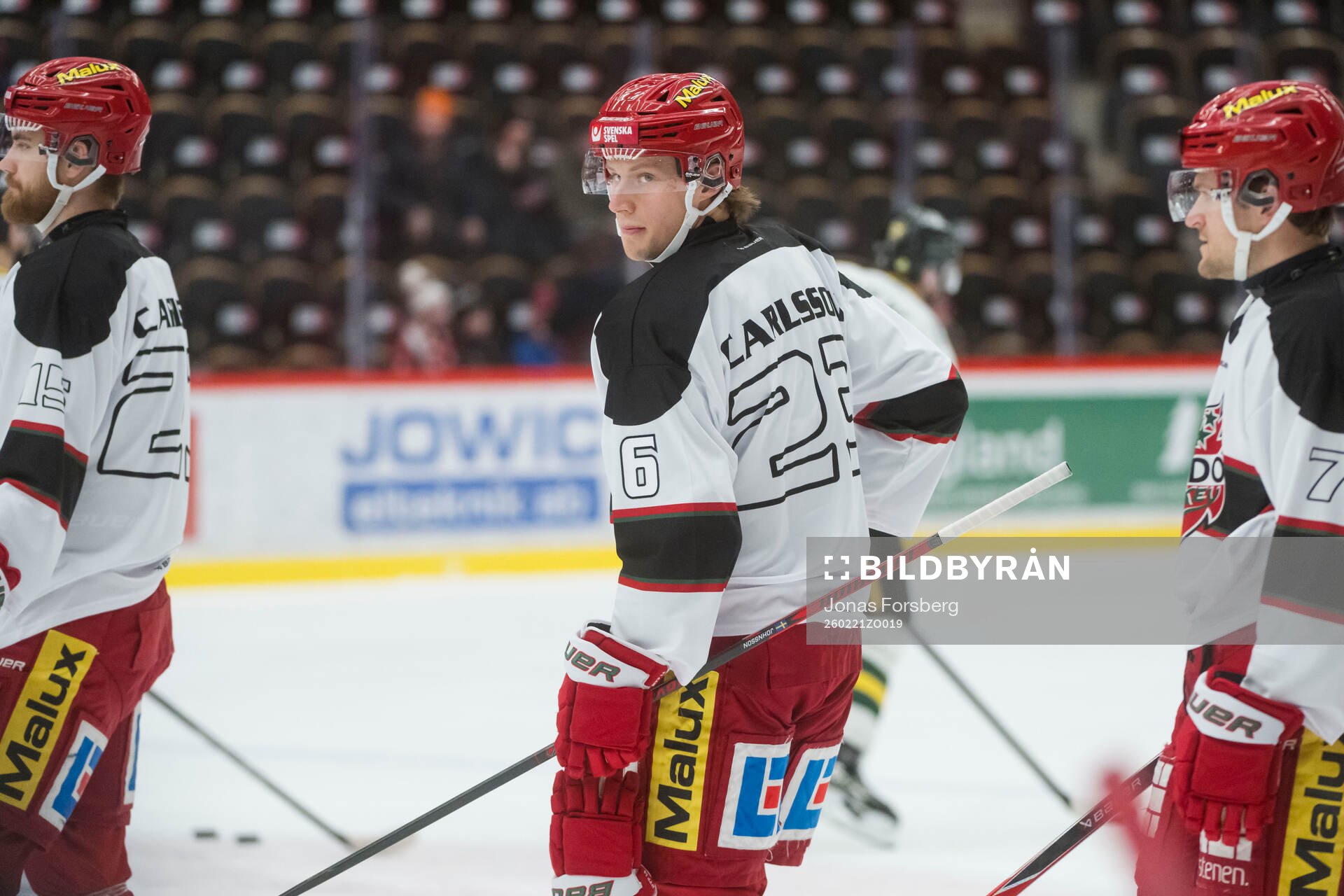 Modos Theodor Johnsson innan ishockeymatchen i