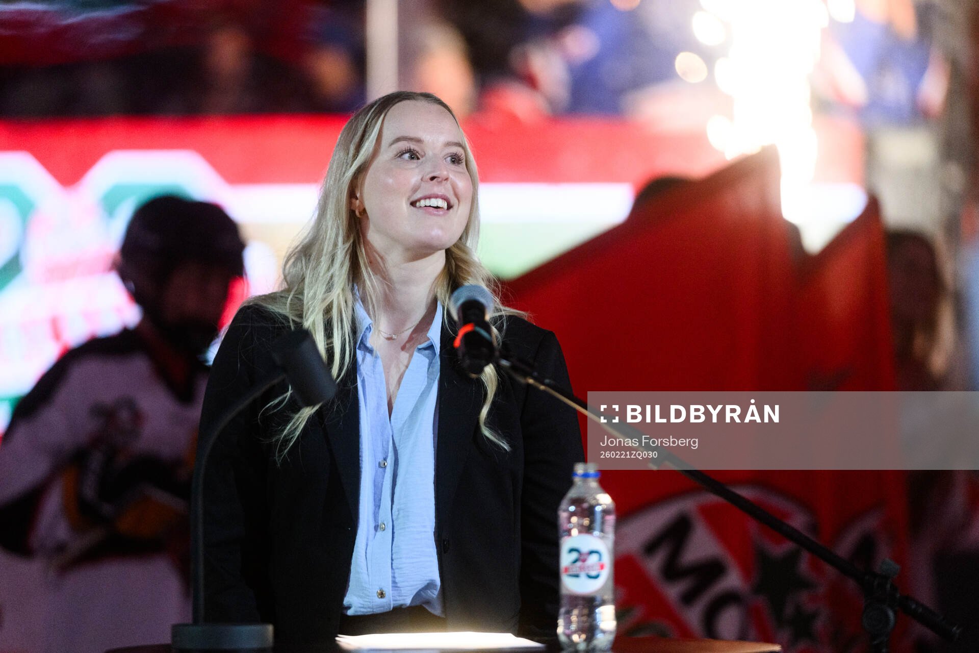Modos tidigare spelare Olivia Carlsson hyllas med