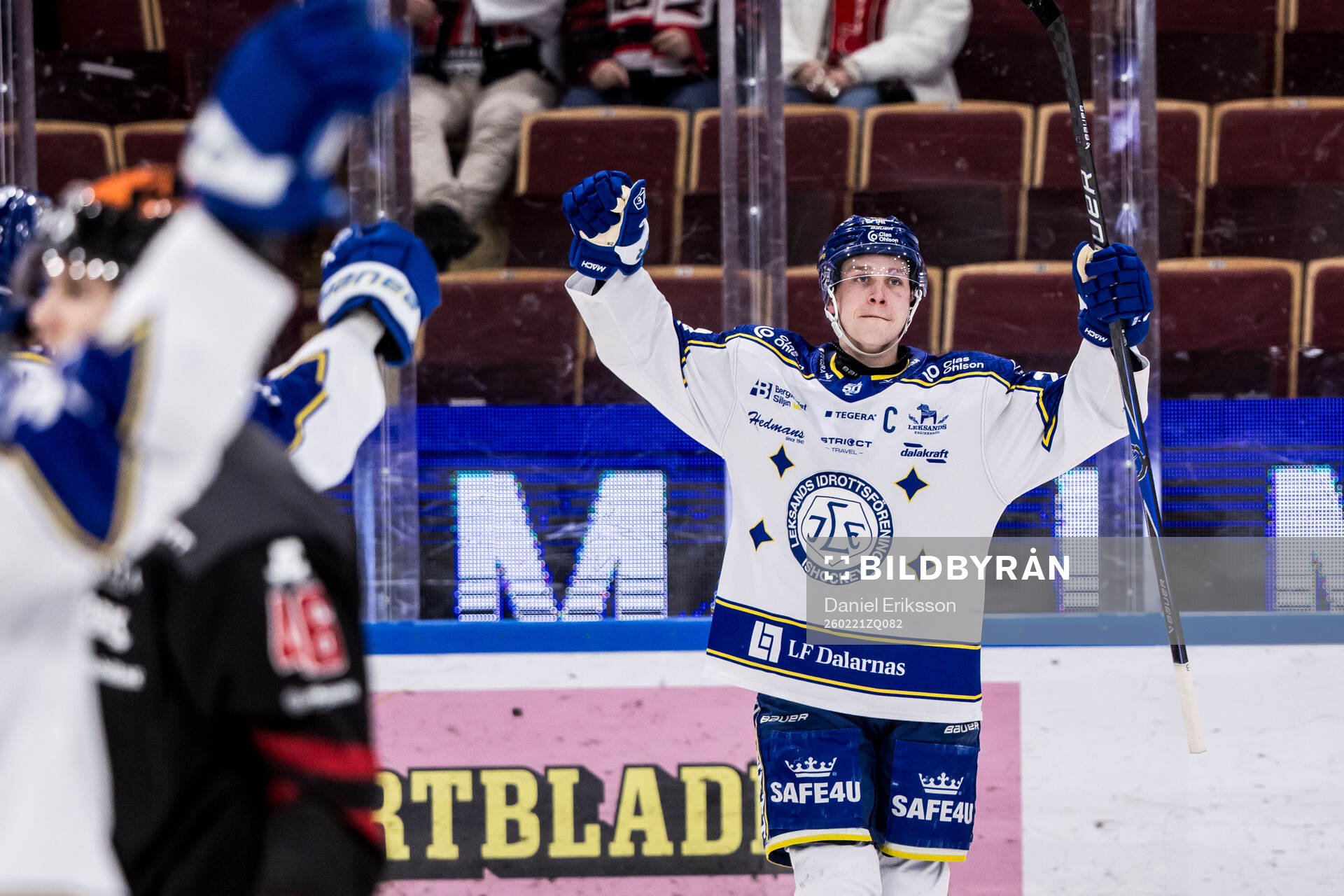Leksands Lukas Vejdemo jublar