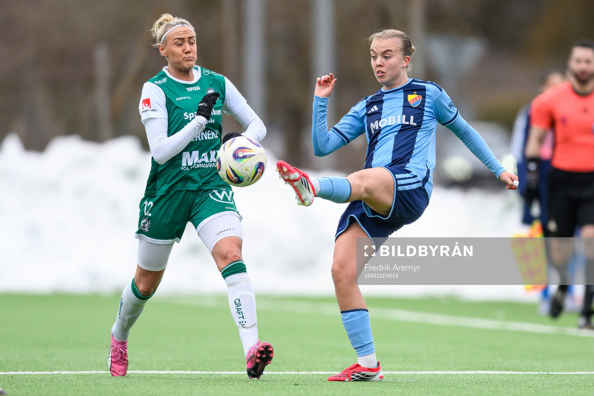 Alingsås Maja Ragnewall och Djurgårdens Elin Westlund