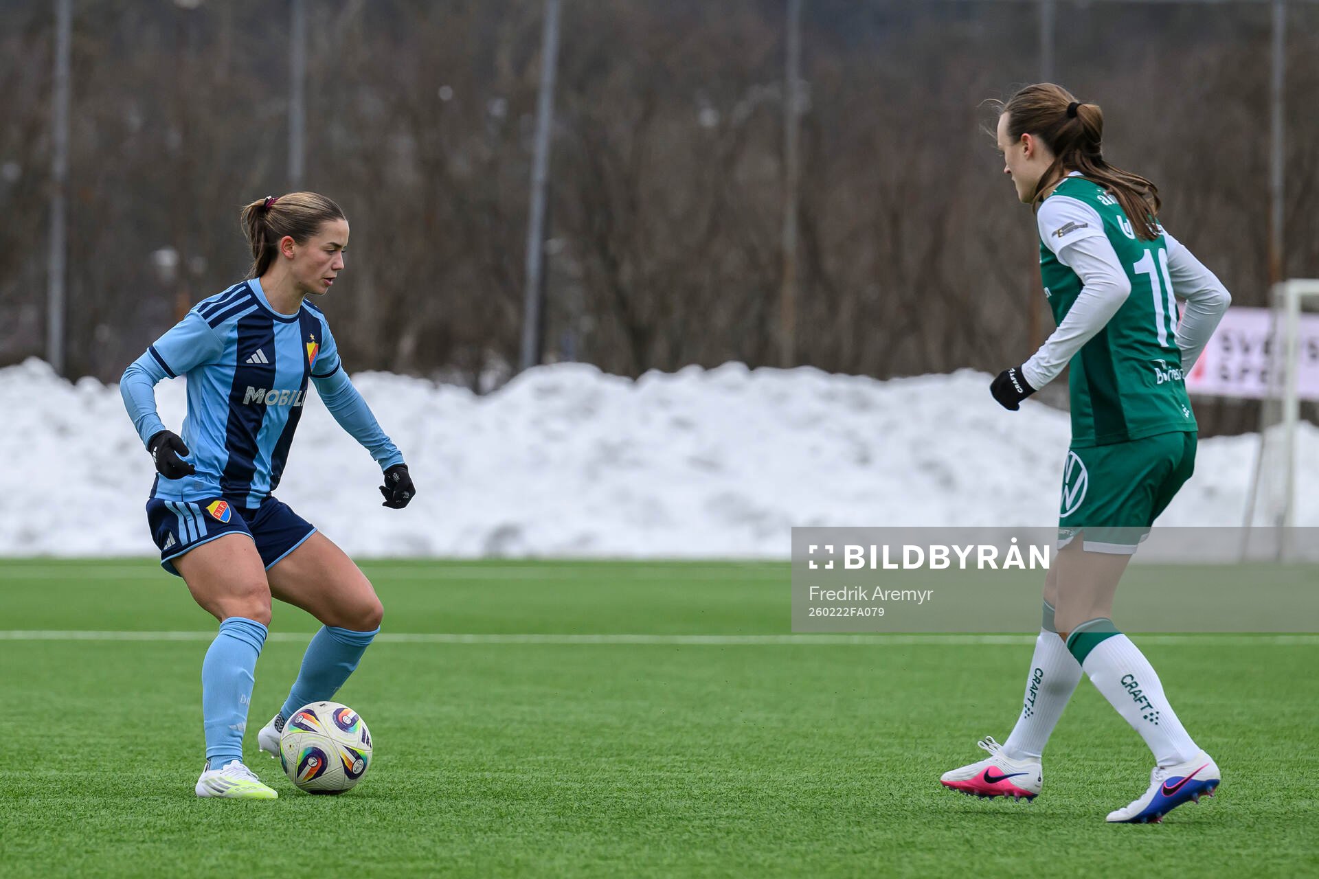 Djurgårdens Johanna Renmark och Alingsås Alma Öberg
