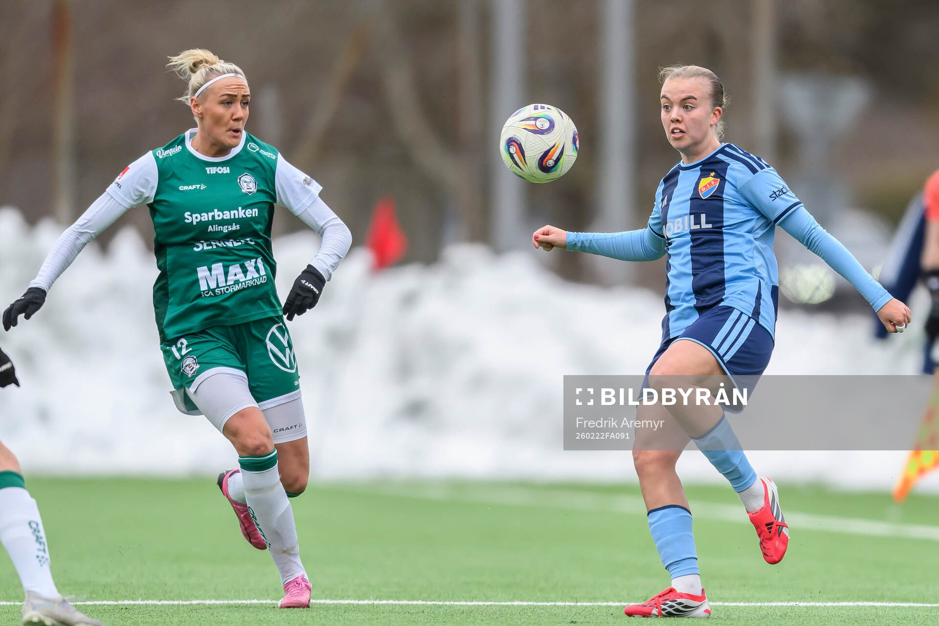 Alingsås Maja Ragnewall och Djurgårdens Elin Westlund