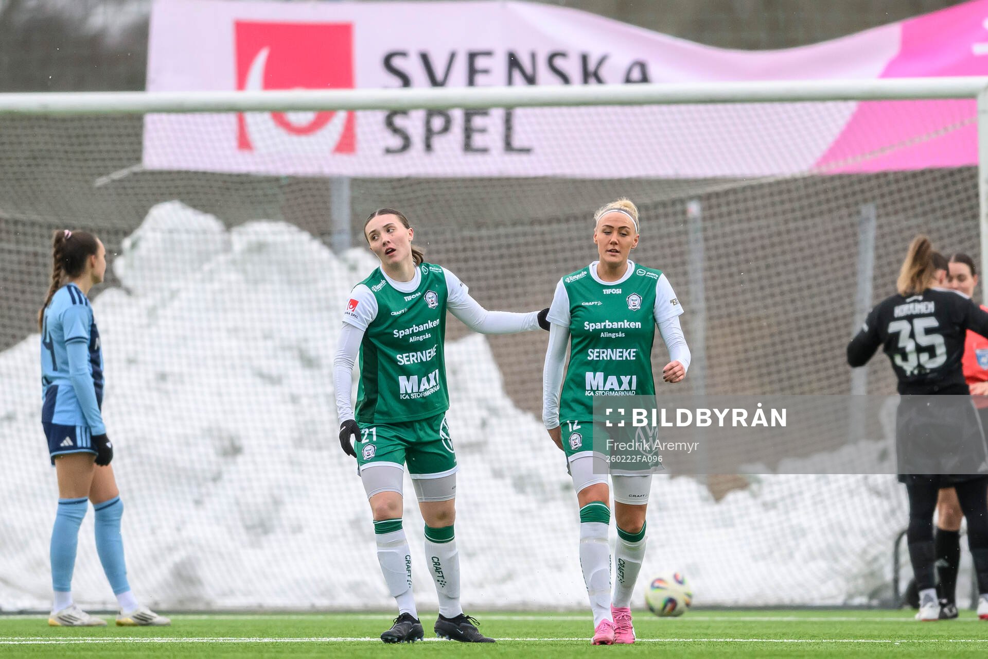 Alingsås Ella Björkman och Alingsås Maja Ragnewall deppar
